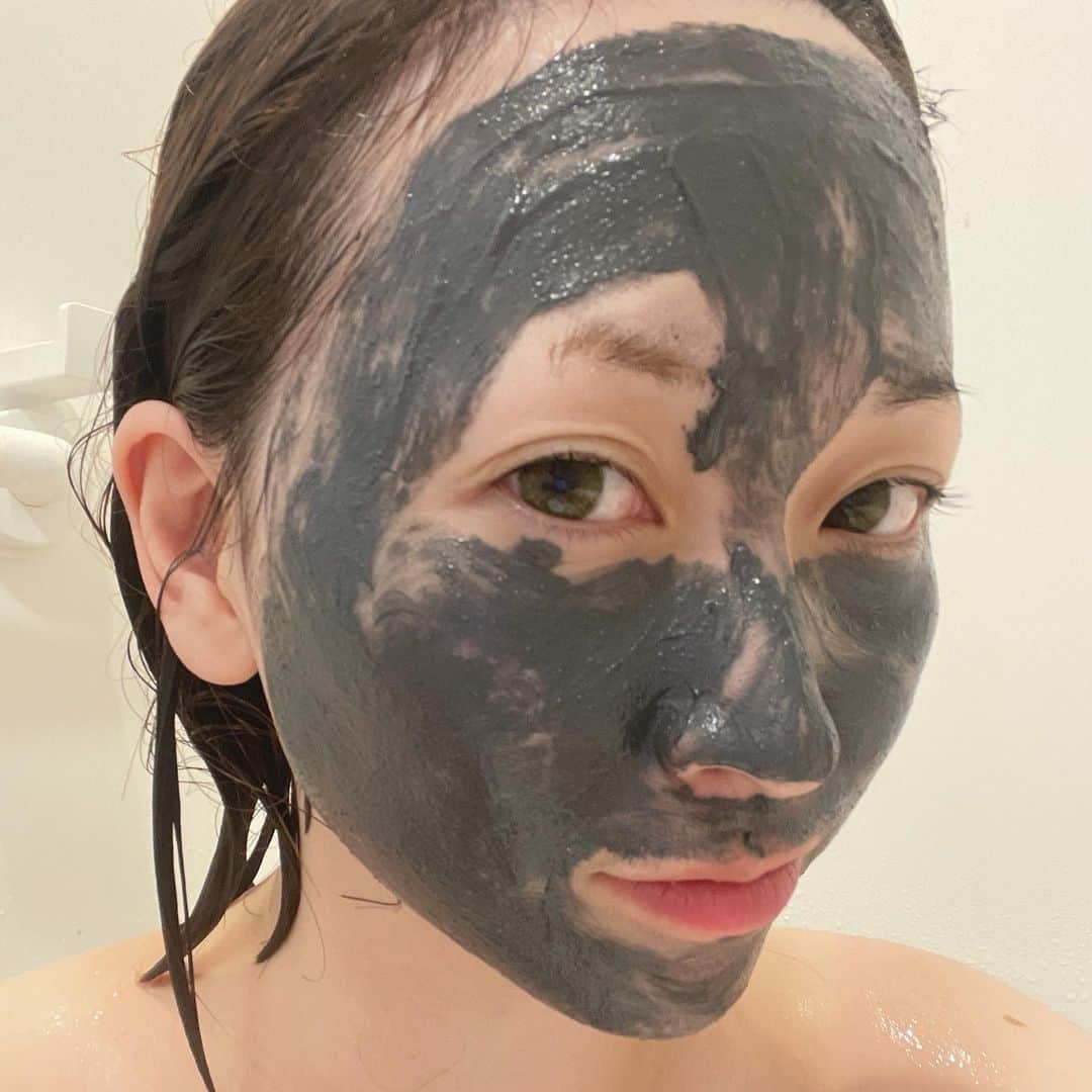 白井美帆さんのインスタグラム写真 - (白井美帆Instagram)「今月で39歳😭 悪あがきでお肌のお手入れを頑張ってます。 今まで放置しすぎたツケがどんと来ております。  毎日の美容サプリと SABONのマスクを頑張ります。  SABONは3in1 マスク&スクラブとフローラルジェルマスクを使い分けて週2で試してみます！  韓国の美容法を調べまくる日々です😆  ちなみに最後の写真はマスクしたままで顔認証できるのか？！ 検証した結果  できませんでしたー笑  #美容 #アンチエイジング #SABON#サボン」7月10日 20時12分 - shirai_miho77