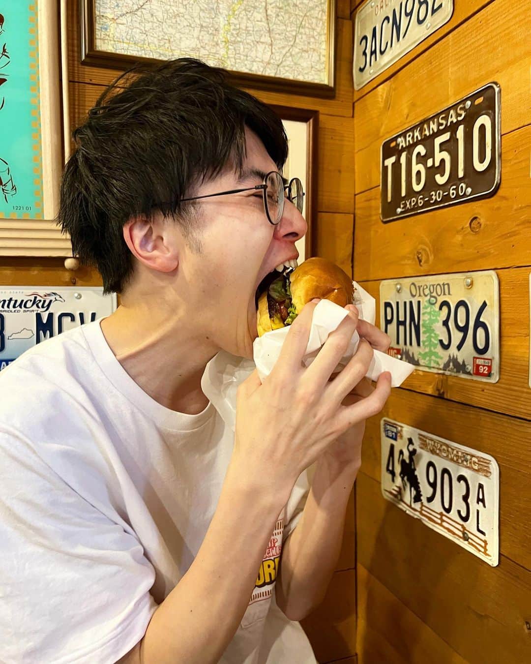 トマトクンのインスタグラム：「ハンバーガーバカ  #ハンバーガー#ジョンソンタウン#埼玉#うまい」