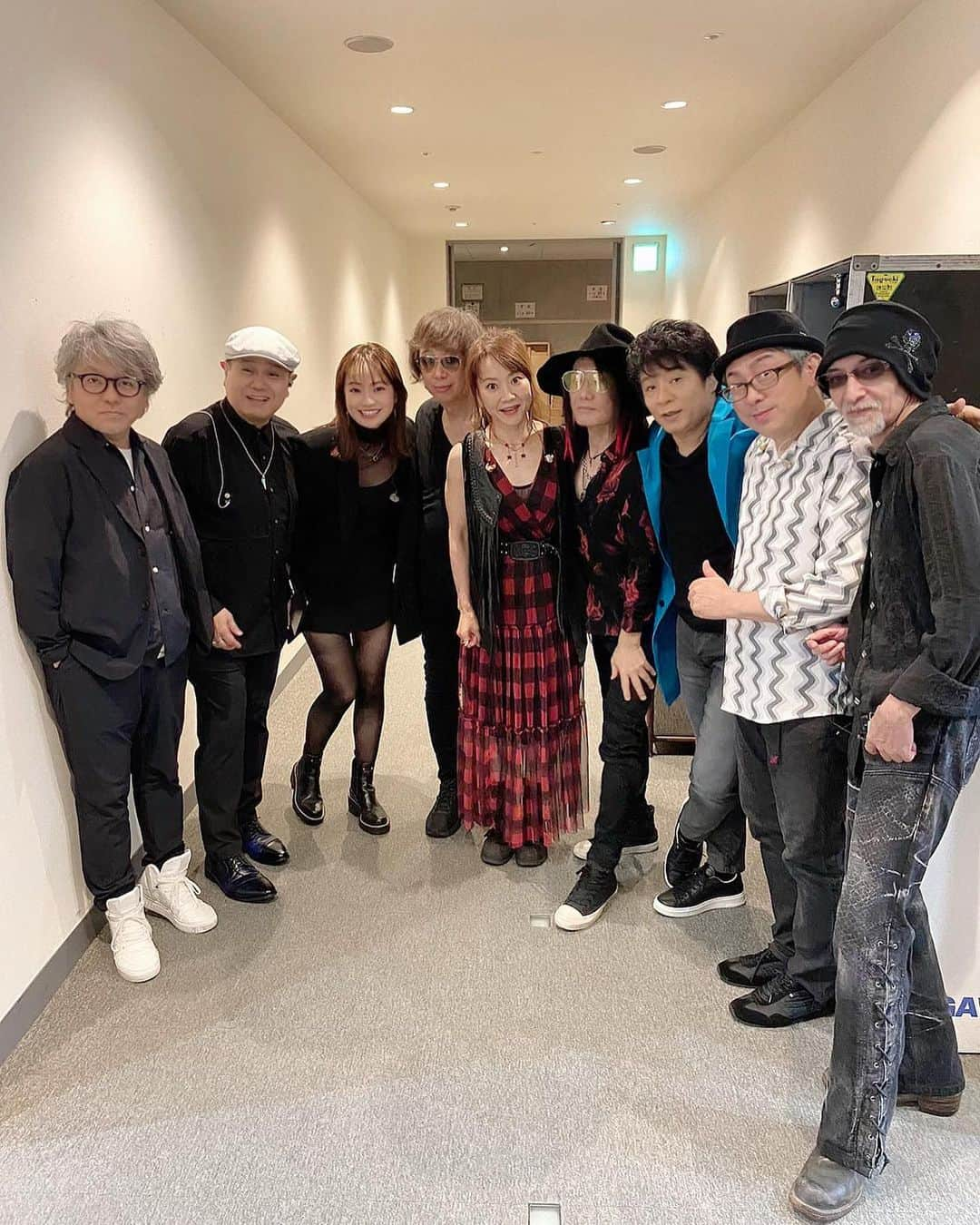 SHUUBIさんのインスタグラム写真 - (SHUUBIInstagram)「#ASKA  #WonderfulWorld2023 #なら100年会館大ホール #奈良公演 #ASKAバンド 最高にフルパワー楽しかったです！ありがとうございました！！ ご来場の皆様と、そうでない皆様にも音楽が明日への活力となりますように✨次回は夏フェス〜の札幌公演です！お楽しみに✨😆  #ASKA #ASKAバンド 女性チーム男性チーム別々に🍻（新幹線飛び乗るチームと宿泊チーム☺️） お疲れ様でしたー！！！  #コンサートツアー #残り3本 #来週は #夏フェス #暑そう #でも楽しみ #音楽 #音楽好きな人と繋がりたい #music #musician #singer #song #songwriter #shuubi」7月10日 11時46分 - shuubihidemi