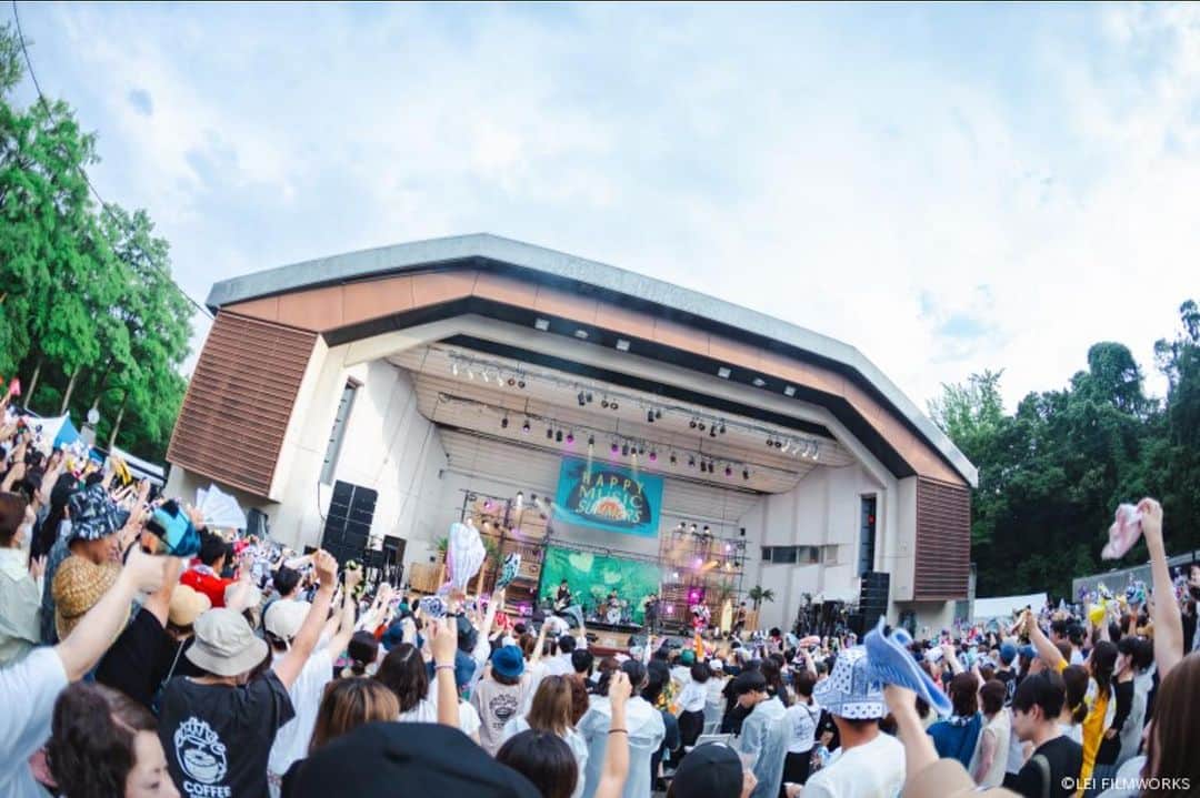 ORANGE RANGEのインスタグラム：「@orangerange_official  2023.07.09(sun) HAPPY MUSIC SUMMERS at 大阪府・大阪城音楽堂 ORANGE RANGE / Def Tech @deftech  photo by @leifilmworks  ORANGE RANGE公式サイトのGALLERYにて、ライブ写真公開中📷 https://stg-orangerange.plusmember.jp/photo/331/detail/568  #ORANGERANGE #DefTech #ハピサマ」