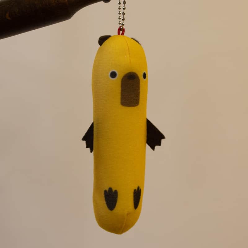 渡辺克仁さんのインスタグラム写真 - (渡辺克仁Instagram)「ボールチェーンが付いたカピバラマスコット。胴体は意外と長く15cmもある。最初見た時はバナナかと思ったけど憎めない顔。お腹を押すと「ピー」と鳴く芸の細かさ。660円  #カピバラ #水豚 #capybara #那須どうぶつ王国」7月10日 11時58分 - katsuhito.watanabe