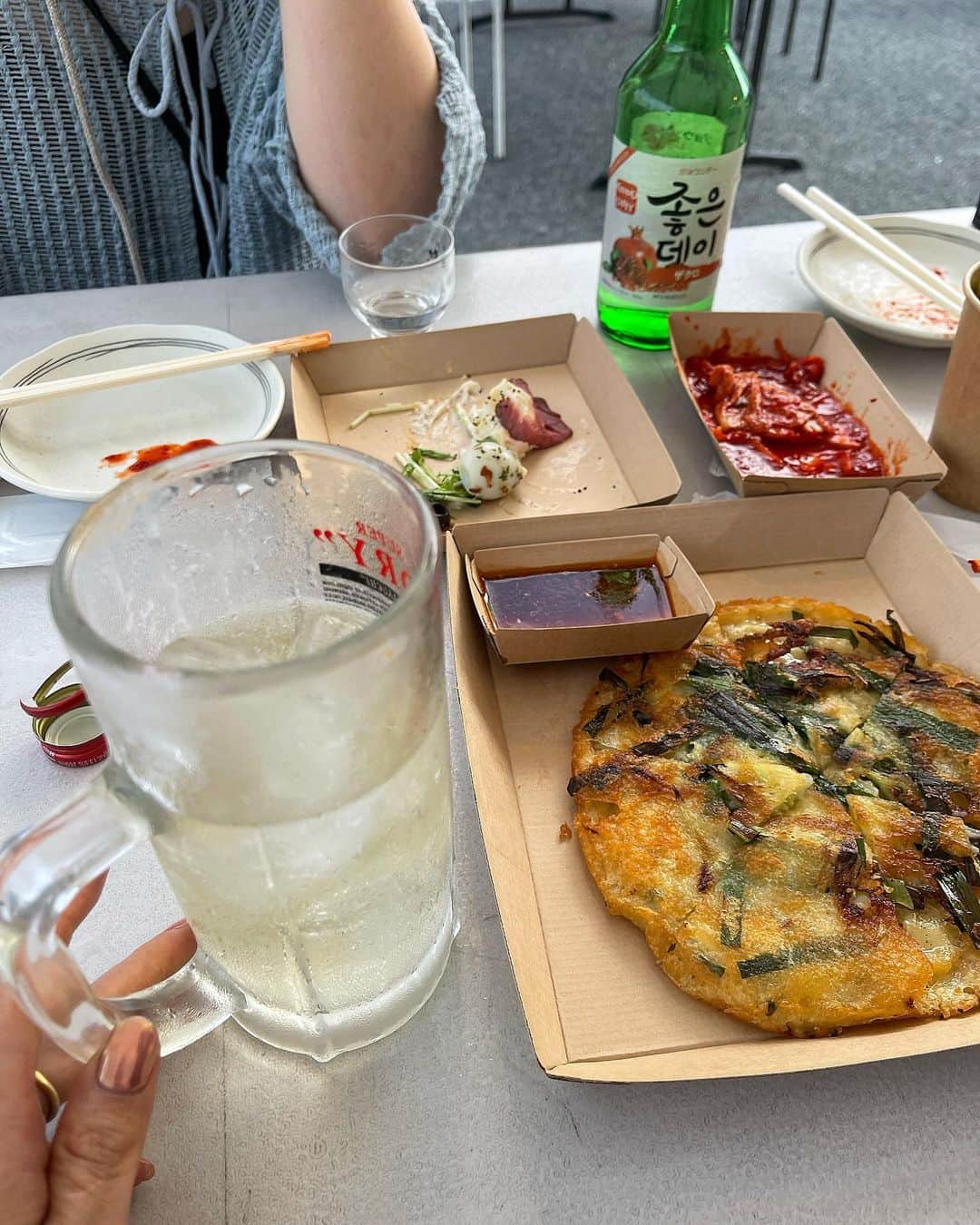 sakincho1028のインスタグラム：「この夏も楽しむ🍉🍻🩲 最近の美味しいのと楽しい時間🍻✌︎🐟 海行ってハイボール飲みながらスイカを食べるのに誰か付き合ってくれ〜🍉 海も夏も嫌いそうって言われるけど意外と楽しむタイプです。  #たまに飯」