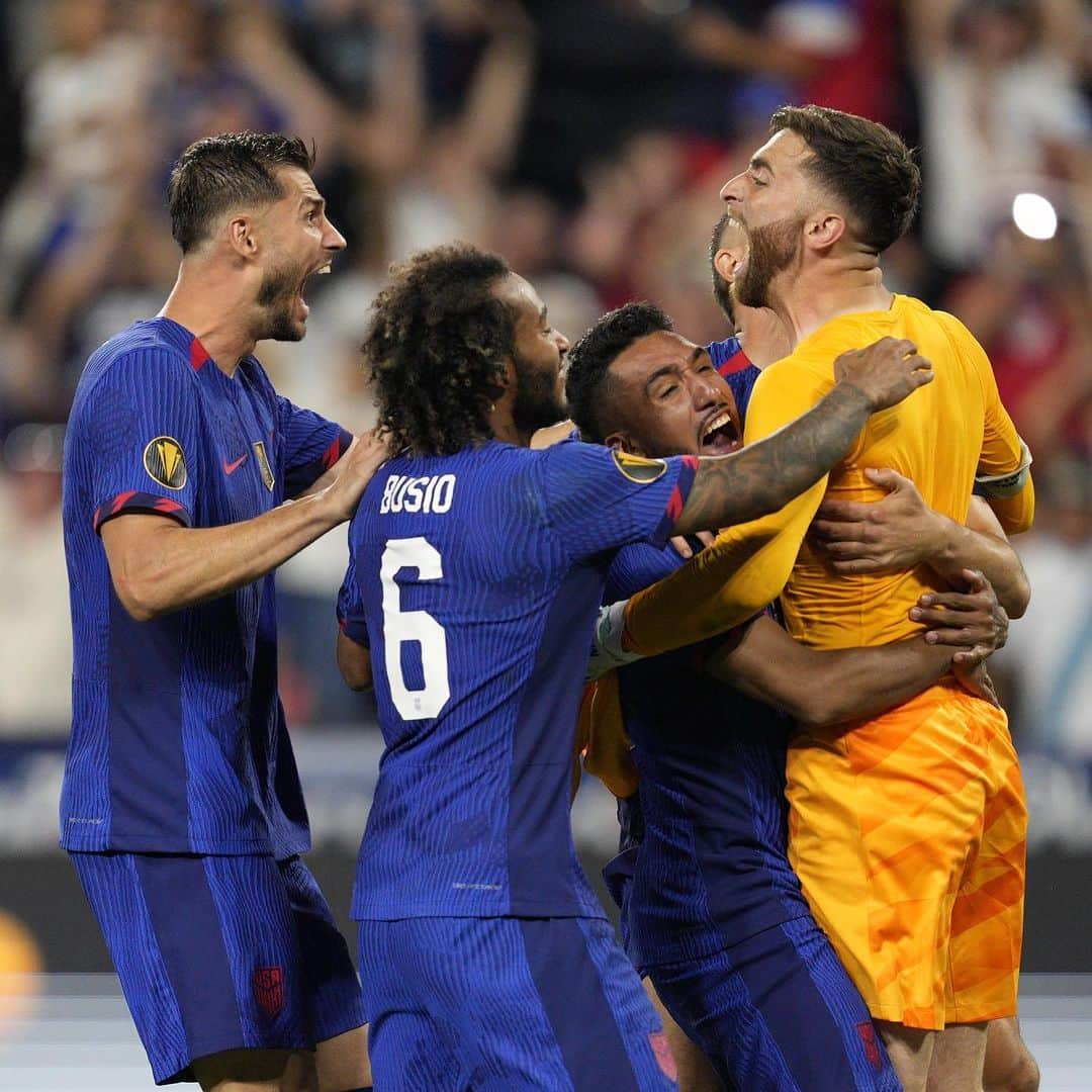 サッカー アメリカ代表チームさんのインスタグラム写真 - (サッカー アメリカ代表チームInstagram)「ONTO THE NEXT.  The #USMNT picks up its first penalty kick win since 2005 to advance to the semis in San Diego!!」7月10日 12時34分 - usmnt