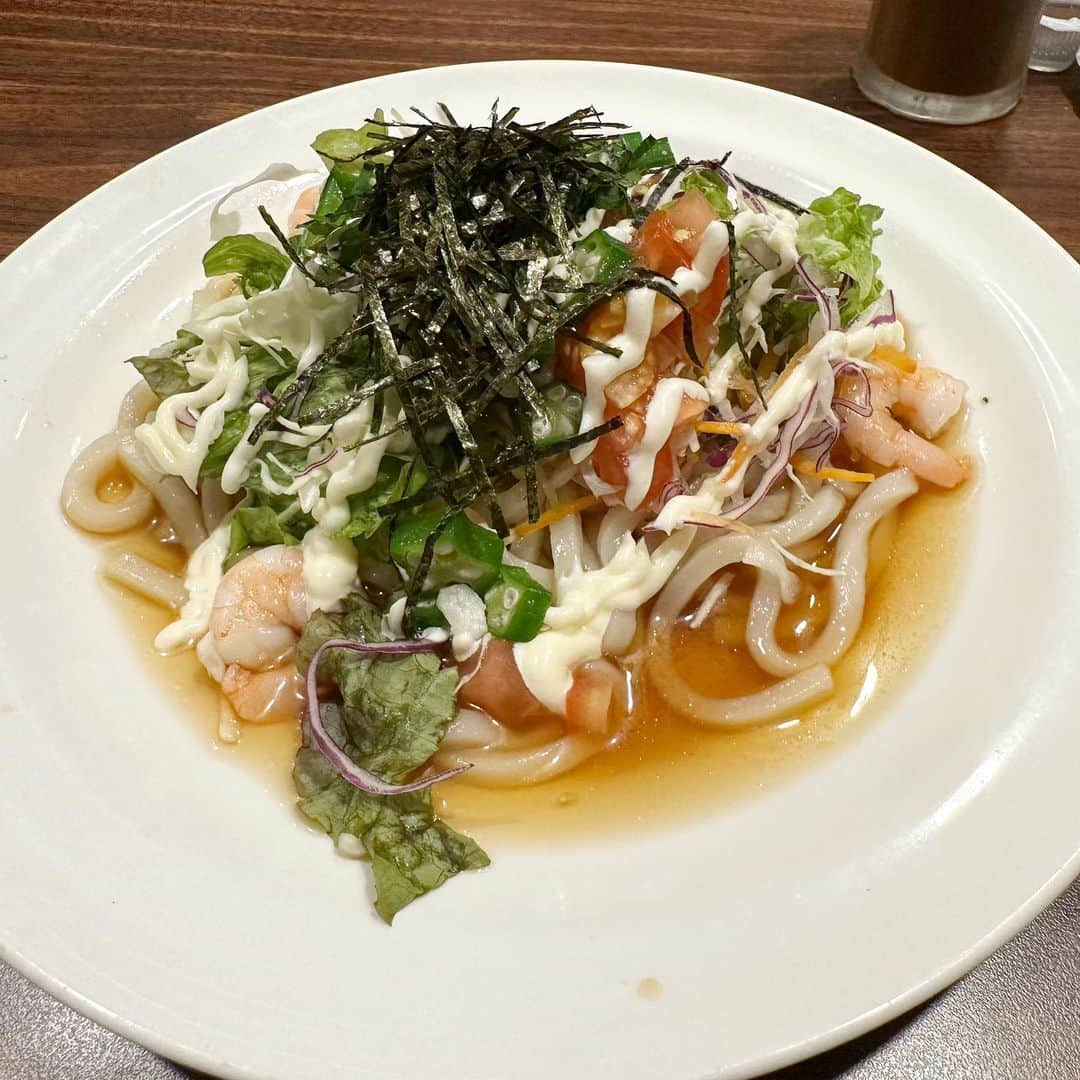 まえちゃんねるさんのインスタグラム写真 - (まえちゃんねるInstagram)「今日のランチは、ねばとろサラダうどん。今日もしんどい暑さ🥵  #ランチ #今日のランチ #ねばとろ #サラダうどん #うどん #ガスト」7月10日 12時30分 - n_skywalker