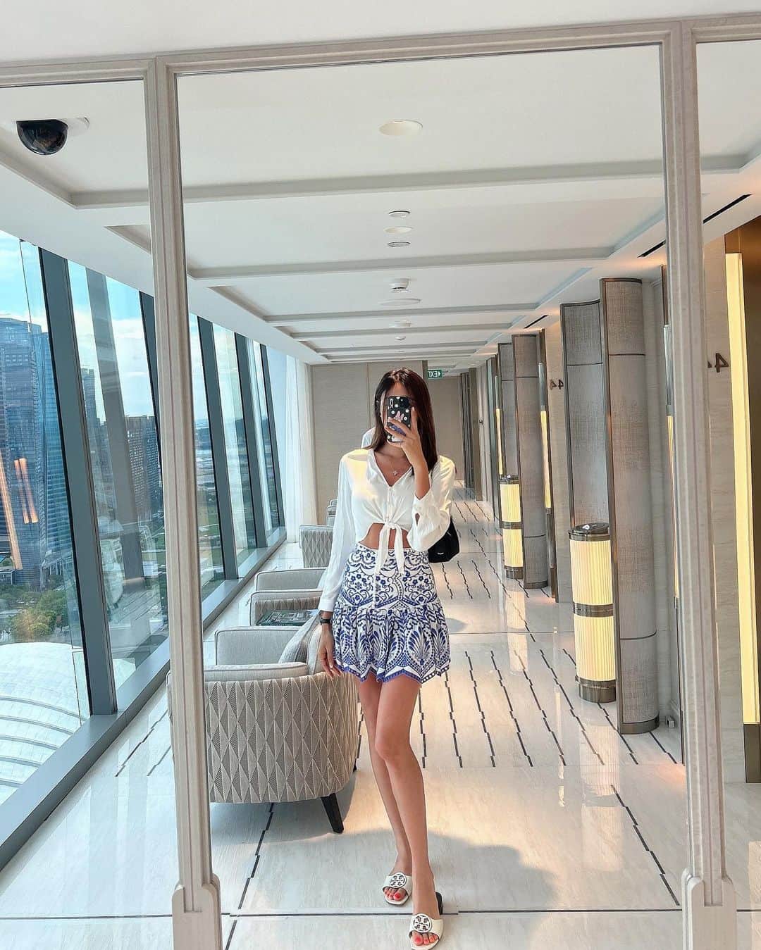 イ・ナリのインスタグラム：「10년만에 찾은 싱가폴~~  락사 원없이먹었네~~^^🎶🫶 . . #마리나베이샌즈 #낮」