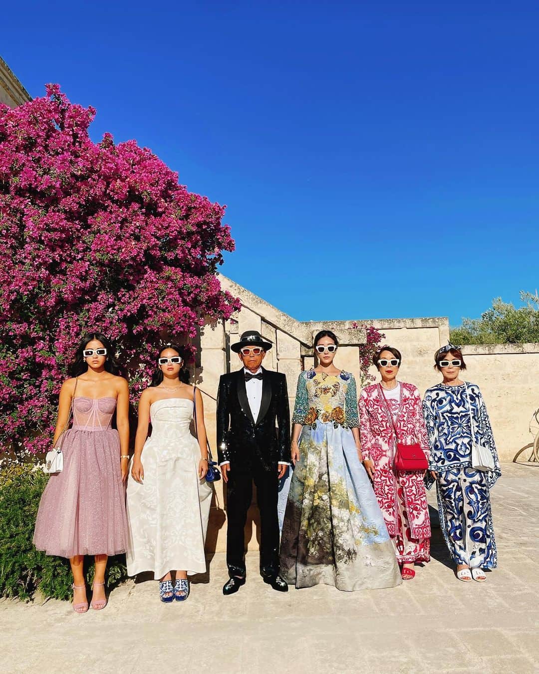 無添加まゆみのインスタグラム：「KAWAMURA FAMILY  @dolcegabbana  #altamoda2023 #alberobello」