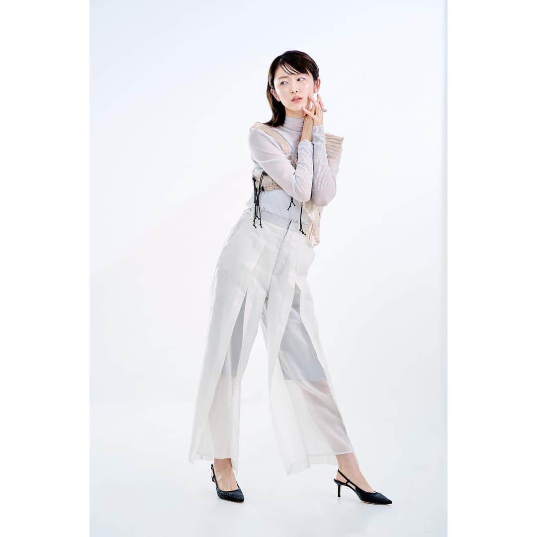 樋口柚子さんのインスタグラム写真 - (樋口柚子Instagram)「🤍 Photographer: @masaoinomata  Make up: @megumi_nakamura.hm  styling: @satomii__kageyamaa  #作品撮り」7月10日 13時10分 - higuchi_yuzu_official