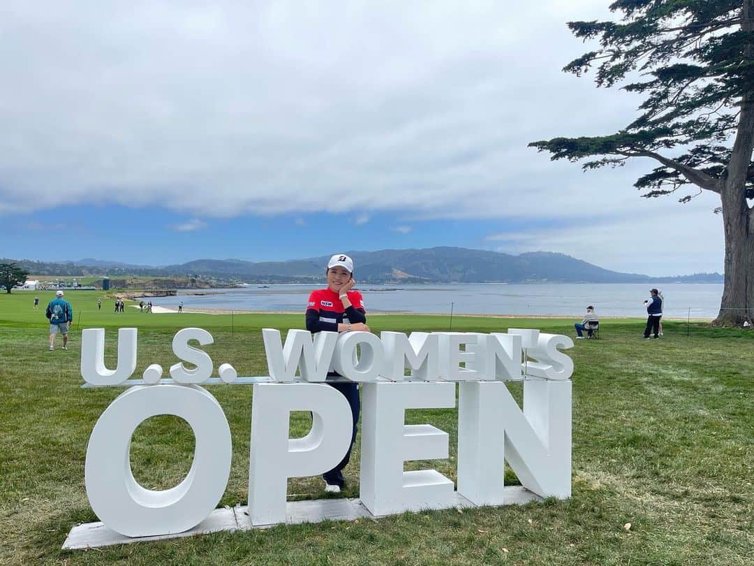 三ヶ島かなさんのインスタグラム写真 - (三ヶ島かなInstagram)「. 日本からたくさん応援メッセージありがとうございました！  2度目の全米女子オープン挑戦🇺🇸 ゴルフを始めてすぐに読み続けて来た"黄金のラフ"の舞台となった ペブルビーチにまさか自分がプレーできるなんて 考えた事もなかったです。 私からしたら大好きな漫画の世界。 結果はどうであれ幸せな1週間でした。 とーーーっても素晴らしいセッティングに景色に環境に圧倒し やり切れなかった自分に 名残り惜しい気持ちでいっぱいです。 全てにおいてずっと完璧を求められる場所。 この1週間でたくさんことを考えさせられました。 今後に活かせれるようにまた少し休んで頑張ります🔥 #uswomensopen  #pebblebeach #聖地巡礼 #草太やばすぎん？」7月10日 13時30分 - kanayan0713_official