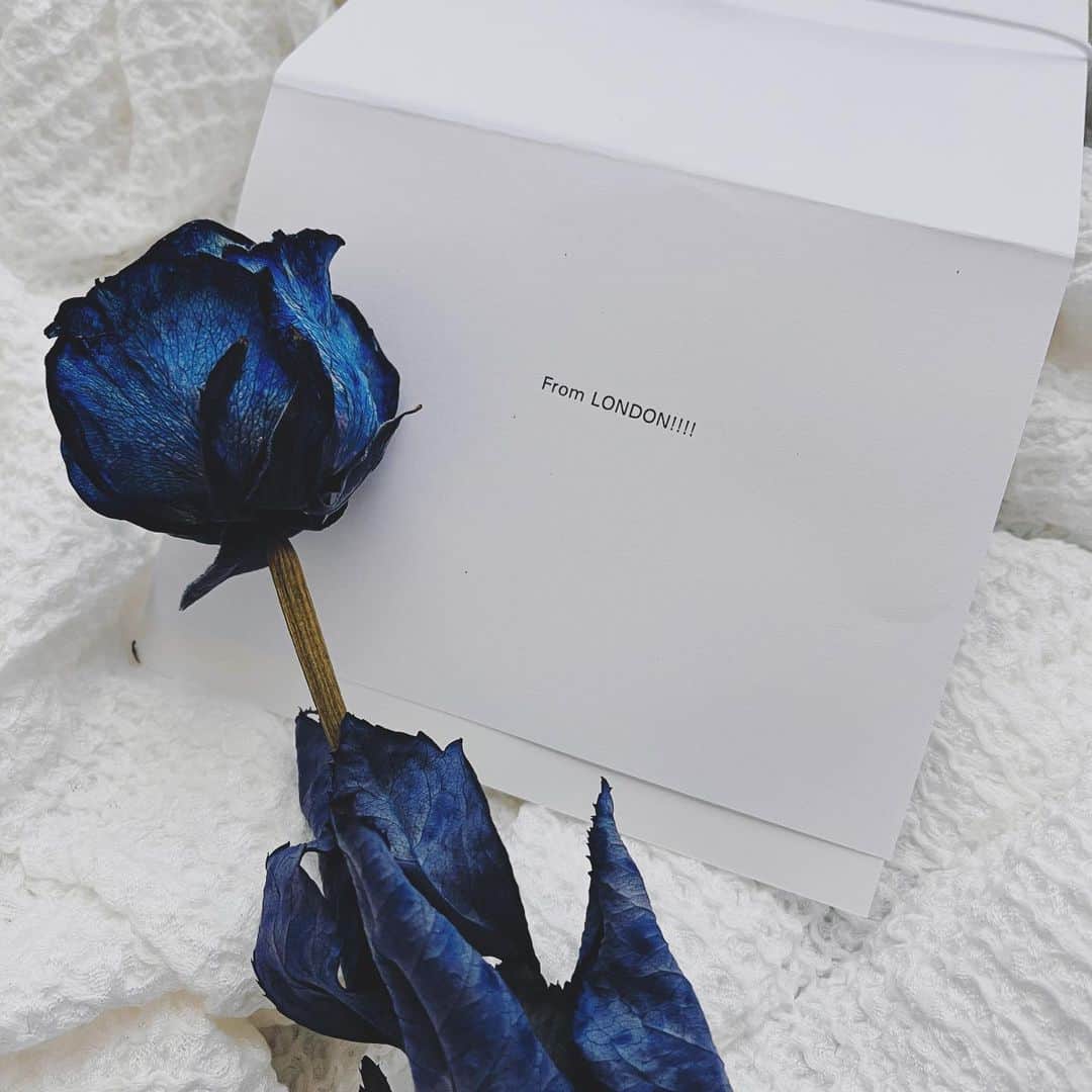 のインスタグラム：「❤︎❤︎  Thank you !!  ロンドンから素敵な贈り物が届きました❤︎ありがとう☺️🙏💌」