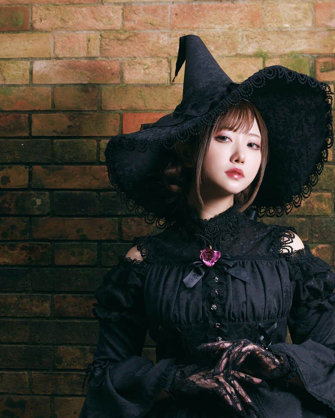 すみれおじさんさんのインスタグラム写真 - (すみれおじさんInstagram)「木漏れ日の魔女🧙‍♀️  #me #photo #japan #japanese #japanesegirl #kawaii #girl #selfie #portrait #女孩 #소녀 #长发 #可愛#косплей #كوسبلاي #คอสเพลย์ #코스프레 #角色扮演 #照片 #사진 #일상 #셀피 #메이크업 #패션」7月10日 13時41分 - sumire_shinohana