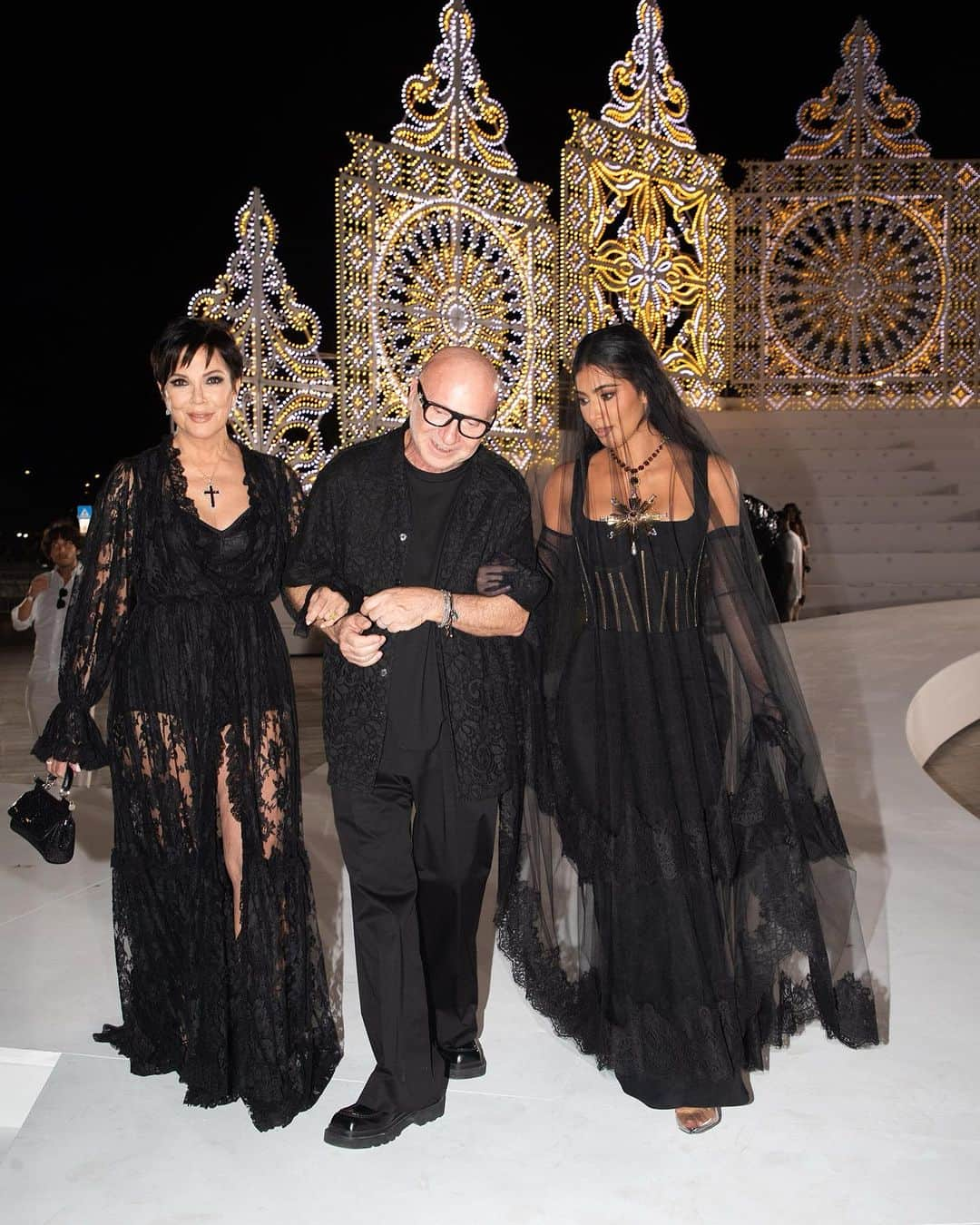 クリス・ジェンナーさんのインスタグラム写真 - (クリス・ジェンナーInstagram)「An unforgettable evening in Alberobello, Puglia, for the @dolcegabbana Alta Moda show! Thank you #DomenicoDolce, #StefanoGabbana, @siqueiragui for the most magical experience! You never cease to amaze and inspire us. #DGAltaModa #DolceGabanna 🇮🇹♥️ @kimkardashian @coreygamble 📷 @backgrid @backgrid_usa」7月10日 13時51分 - krisjenner