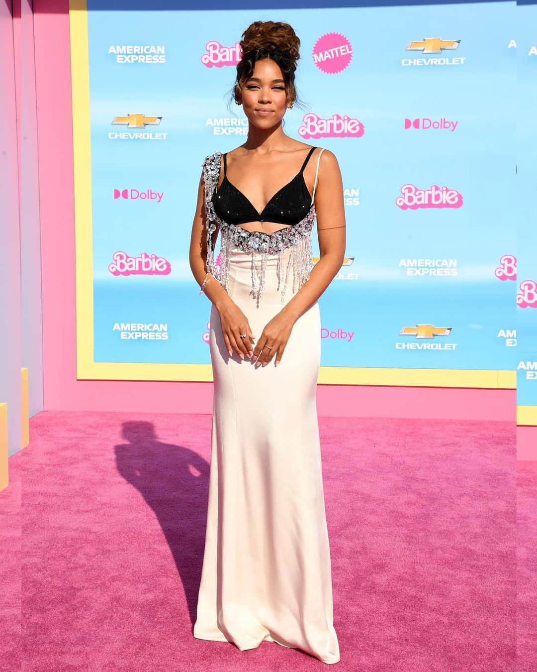 Just Jaredさんのインスタグラム写真 - (Just JaredInstagram)「Dua Lipa matches her Mermaid Barbie energy in a see-through dress at the premiere of #Barbie next to co-stars America Ferrera, Issa Rae, Alexandra Shipp, Ariana Greenblatt and Hari Nef. Haim, Nicki Minaj, and Ava Max, who are all on the soundtrack, were also there, with special guest Gal Gadot. #DuaLipa in @bottegavenetaworld  #AmericaFerrera in @stjohn  #IssaRae in @marcbouwer  #AlexandraShipp in @miumiu  #ArianaGreenblatt #HariNef in @celine  #Haim in @louisvuitton #NickiMinaj in @maisonalaia  #AvaMax in @monotofficial  #GalGadot in @jw_anderson  Photos: Getty」7月10日 13時51分 - justjared