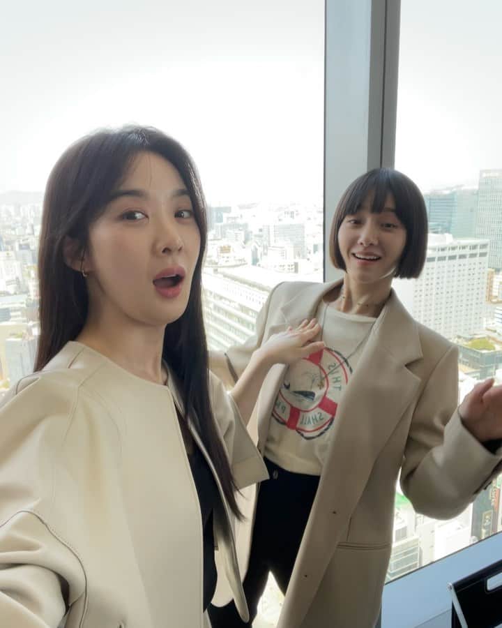 イ・チョンアのインスタグラム：「셀브/ 환장의 모먼트  #celebrity #crazymoments」
