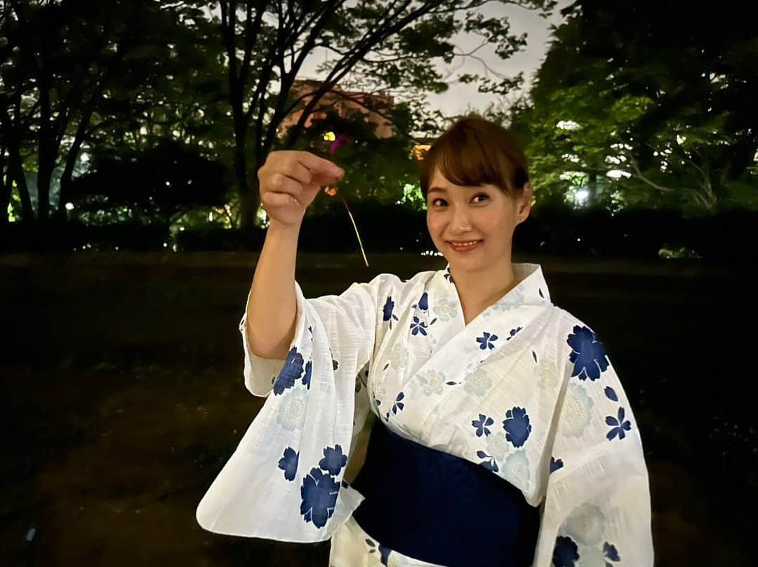 藤本美貴さんのインスタグラム写真 - (藤本美貴Instagram)「浴衣♡ 一足先に花火♡  YouTube ハロー！ミキティチャンネル見てね☺︎」7月10日 14時35分 - mikittyfujimoto