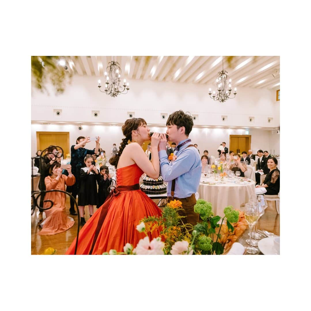 結婚式場 ヴィラ・デ・マリアージュ宇都宮さんのインスタグラム写真 - (結婚式場 ヴィラ・デ・マリアージュ宇都宮Instagram)「. 　　 海苔巻ケーキで ファーストバイト🥄 　　 #ヴィラデマリアージュ宇都宮⁡⁡⁡⁡⁡⁡⁡ #宇都宮結婚式⁡⁡⁡⁡ #栃木結婚式⁡⁡⁡⁡⁡⁡⁡ #宇都宮結婚式場⁡⁡⁡⁡⁡⁡⁡ #栃木結婚式場⁡⁡⁡⁡⁡⁡⁡ #宇都宮ドレスショップ⁡⁡⁡⁡⁡⁡⁡ #ウェディングドレス  #栃木ドレスショップ⁡⁡⁡⁡⁡⁡ #ヴィラ花嫁⁡⁡⁡⁡⁡⁡⁡ #宇都宮花嫁⁡⁡⁡⁡⁡⁡⁡ #栃木花嫁⁡⁡ #2023秋婚 #2024冬婚  #2024春婚  #プロポーズ #2024式場探し」7月10日 14時48分 - villas_des_mariages_utsunomiya