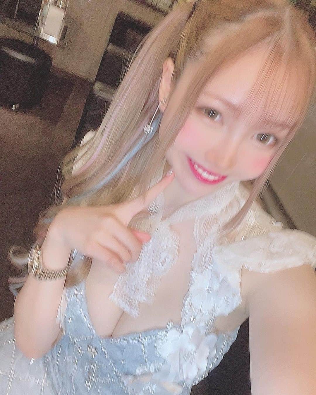 のインスタグラム：「ひるめろ( ˙ᵕ​˙ ) 明日から浴衣✨  #dress #キャバクラ #キャバ嬢」