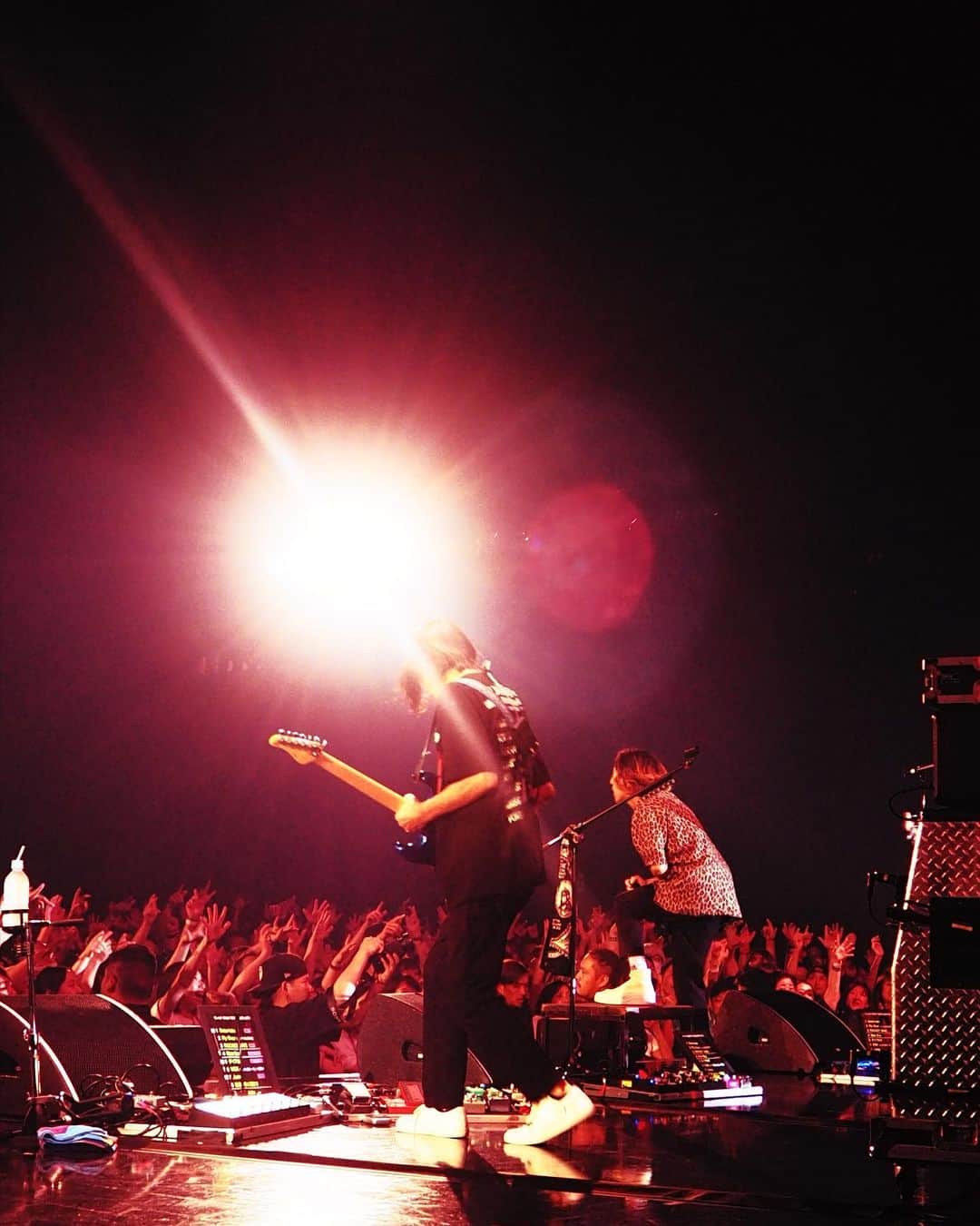 上江洌清作のインスタグラム：「Dragon Ash  photo by WEZ  @kj_kenji_furuya   @dragonash_official   @wez_kiyosaku_art   #DragonAsh  #WEZKIYOSAKU」
