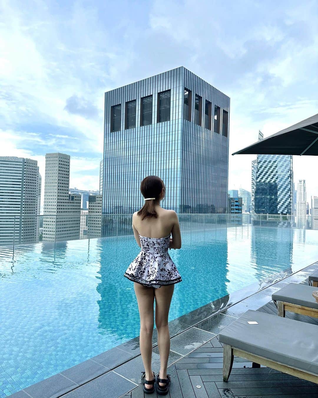 Ayanaさんのインスタグラム写真 - (AyanaInstagram)「🇸🇬☀️ アンダーズの朝食が美味しかったな🥐 オムレツはいつも頼む💛 機内コーデは楽ちん重視でシルクのパンツがもう最高、楽とかの言葉じゃ表せない😭みんなに着て欲しい♡♡ ⁡ お洋服は全部タグ付け︎︎︎︎☑︎ ⁡ ⁡ #Singapore #シンガポール #シンガポール旅行 #アンダーズ #andaz #andazsingapore」7月10日 20時43分 - naalunlun