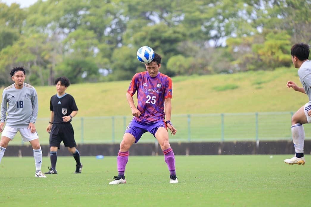 島屋八徳さんのインスタグラム写真 - (島屋八徳Instagram)「社会人トーナメント 香川県大会決勝 2-1で勝利🏆 SONIO高松 初タイトル🎉🎉🎉 SONIOの歴史に 新たな1ページを 築けたことを とても嬉しく思います👏 たくさんの応援 ありがとうございました😊 四国大会も 全員で勝ちましょう🏆 #SONIO高松 #株式会社松 #No.8 #初優勝 #四国大会は #徳島であるらしい #ヴォルティスの試合とは #被ってないらしい #500人くらいは #島屋の応援に来るらしい #島屋の昨日の活躍は #間接フリーキックのフェイントだけだったらしい #大住さんが劇的ボレー決めたらしい #岡村さんあと10分あるから早くCB戻って欲しい #他にもたくさん書きたいけど #これだけは言わせて #多田羅は昨日 #メンバー外だったけど #祝勝会は #エース級の活躍だったらしい」7月10日 15時13分 - 82ys_official