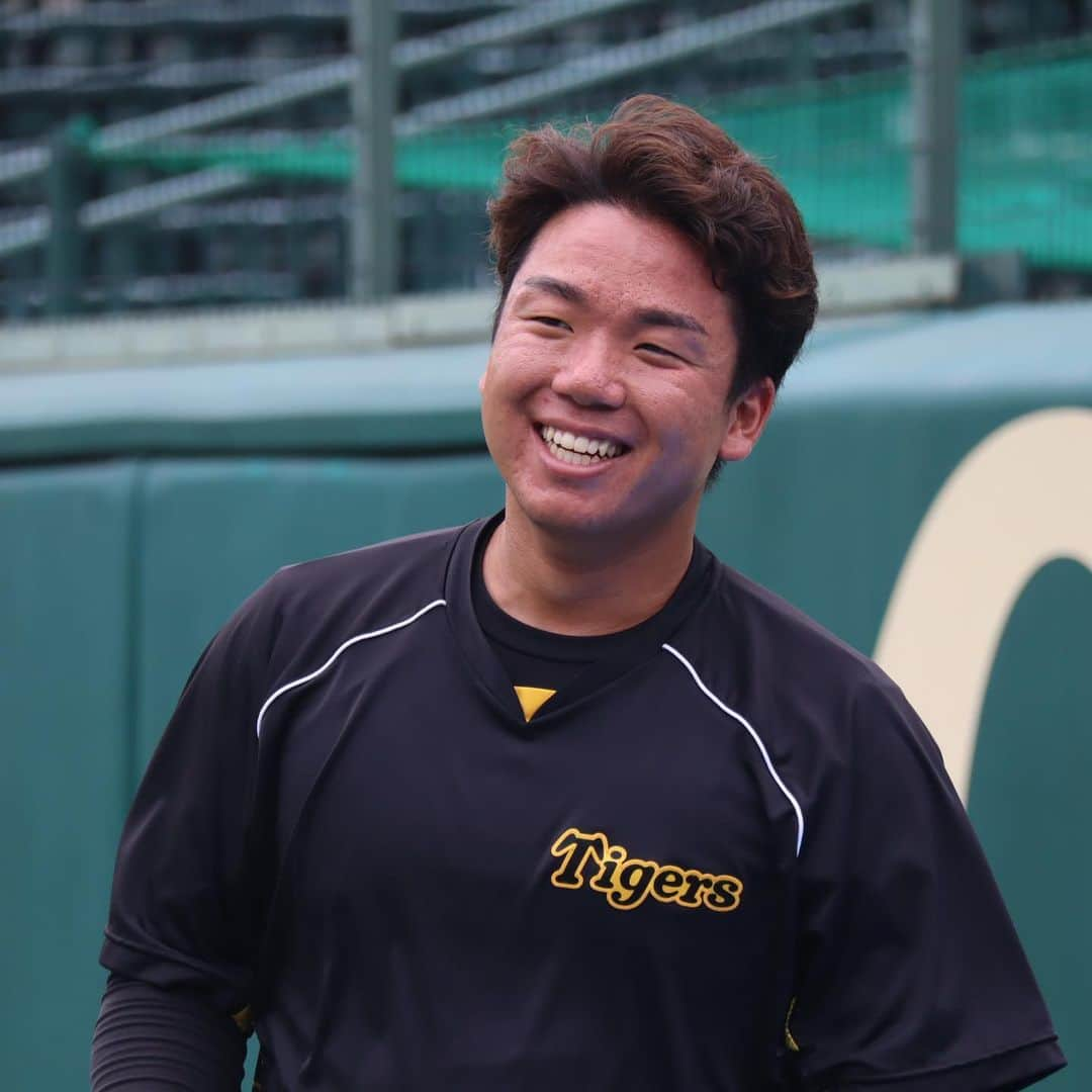 阪神タイガースさんのインスタグラム写真 - (阪神タイガースInstagram)「7月10日、甲子園球場での先発投手陣の練習の様子です！ #青柳晃洋 選手 #大竹耕太郎 選手 #村上頌樹 選手 #西純矢 選手 #才木浩人 選手 #安藤優也 コーチ #阪神タイガース  #ARE」7月10日 15時31分 - hanshintigers_official