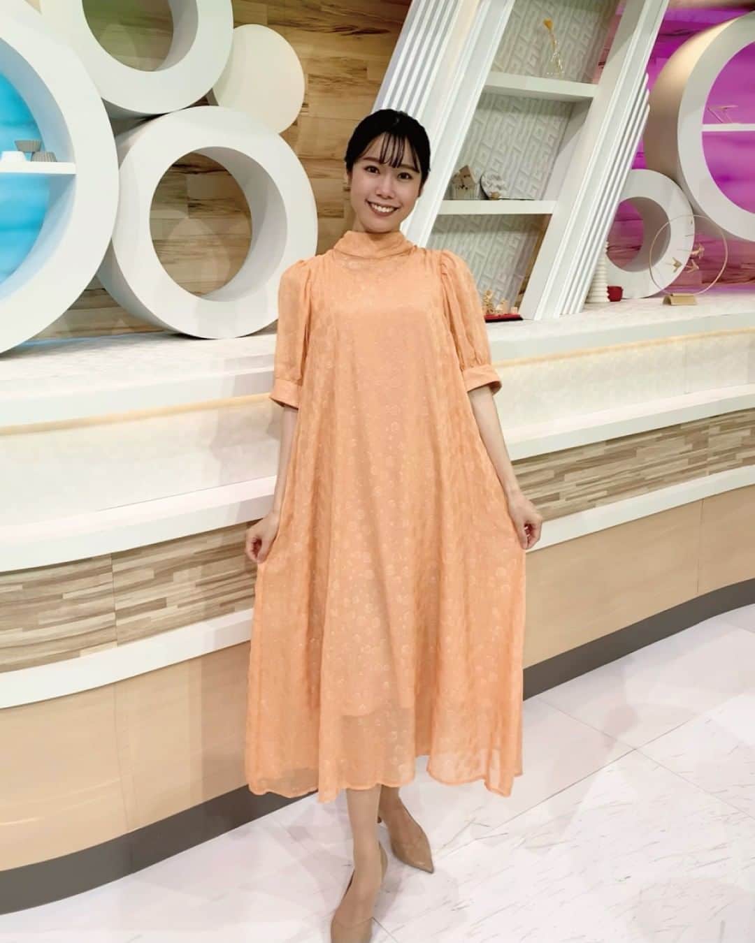 のインスタグラム：「👗 「News Park KSB」の衣装です。 衣装もチェックして見てくださいね☺  ୨୧┈┈┈┈┈┈┈┈┈┈┈┈┈┈┈┈┈┈୨୧ #野口真菜 （1・2枚目） 📷1・2枚目：pour vous @pourvousdress  #松木梨菜（3～6枚目） 📷1・2・4枚目：pour vous @pourvousdress  #瀧川奈津希（7～9枚目） ୨୧┈┈┈┈┈┈┈┈┈┈┈┈┈┈┈┈┈┈୨୧  #KSB瀬戸内海放送 #KSB #アナウンサー #衣装 #コーディネート #fashion #pourvous」