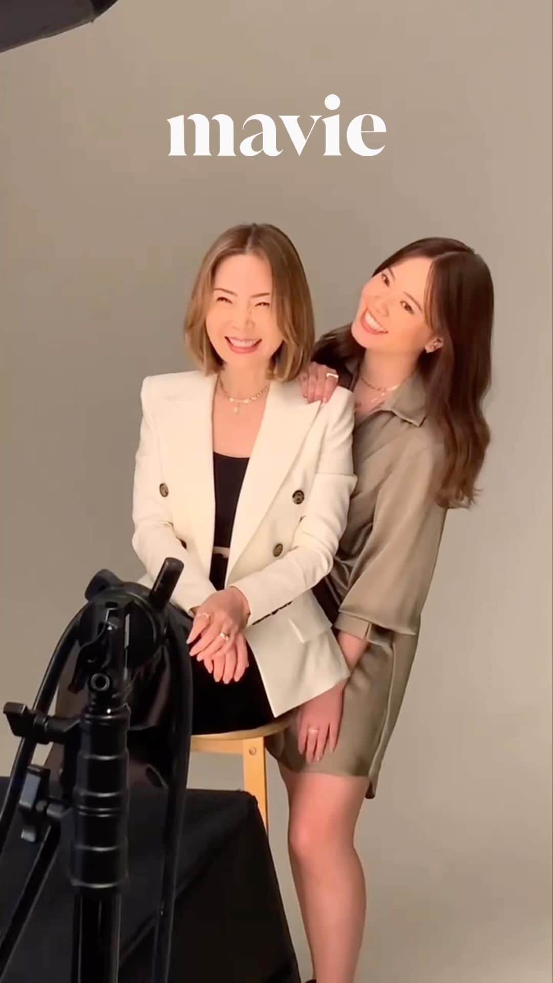 ヒロコグレースのインスタグラム：「Team Mavie💎  The Perfect Blend of Love and Professionalism一The Dynamic Mother-Daughter Business Duo🫱🏻‍🫲🏽✨🤍  Mavie Los Angeles @mavie_intl  @mavie_aina  　 Mavie 表参道店 @mavie_japan  @satoeriko_」