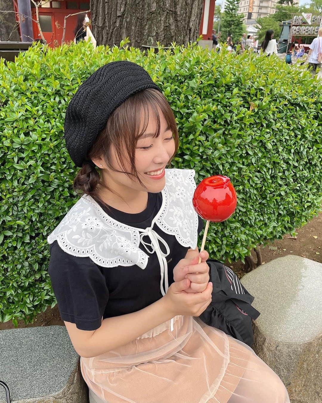 島崎友莉亜さんのインスタグラム写真 - (島崎友莉亜Instagram)「お祭りに行ったら、まずはりんご飴を手に入れる🍎🍎  #りんご飴 #夏詣」7月10日 15時40分 - yuria_shimazaki_uug2ki