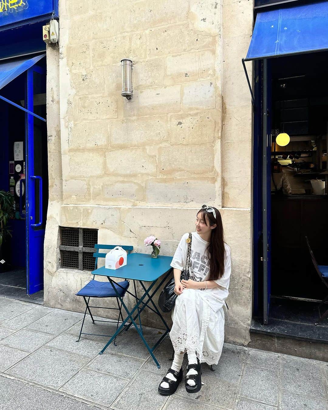 COCO さんのインスタグラム写真 - (COCO Instagram)「random paris days☃️ paris 모음.zip🗼」7月10日 15時45分 - rilaccoco