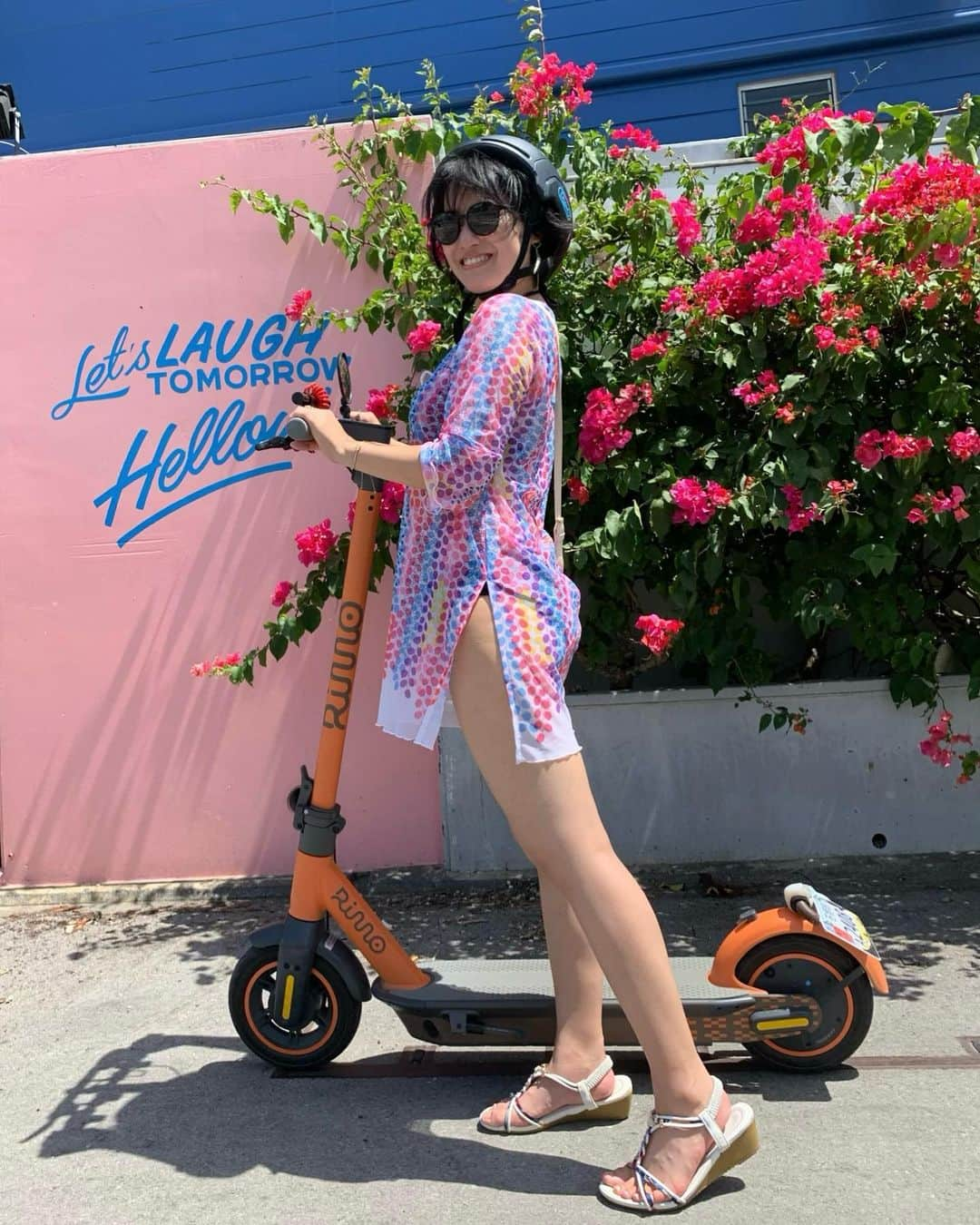 本山なみのインスタグラム：「かかせないアイテム💓 @rimo_okinawa love🛴💖  #石垣島 #キックボード #島めぐり」