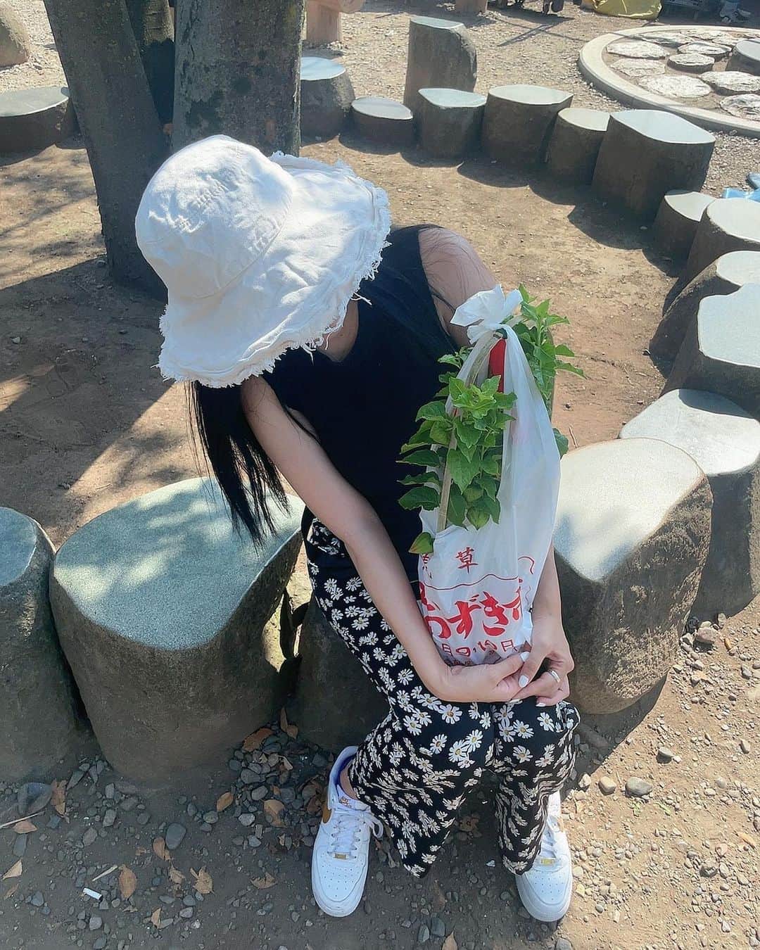 熊谷麻音さんのインスタグラム写真 - (熊谷麻音Instagram)「･ ･ ･ ホオズキを買いました🫶🩵 ･ かわいいっ🧡 ･ ･ 赤くなるの楽しみ·͜·✧︎*。 ･ ･ アイスモナカも美味しかったあ🤍！ ･ ･ あっちち❤️‍🔥🥵 ･  #ホオズキ」7月10日 16時03分 - mao_kumagai