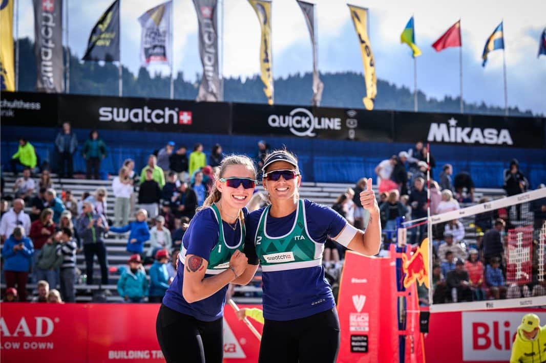 マルタ・メネゲッティのインスタグラム：「5° posto per noi al torneo Élite di Gstaad! 🤩  #beabeacher #beachvolleyball #gstaad」