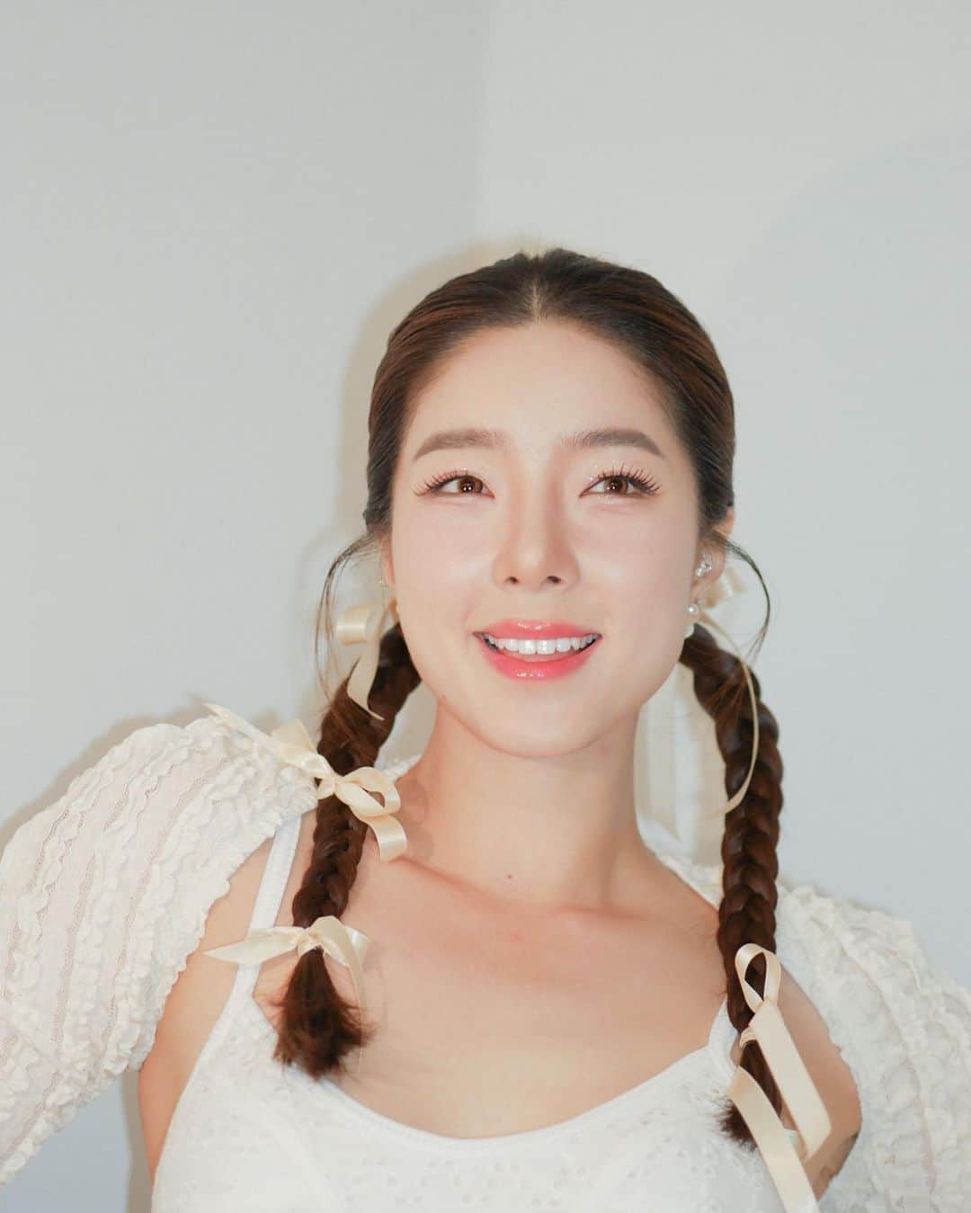 GYEON SEOのインスタグラム：「_* sun beam bloom 🌻 . . @sunbeamnbloom」