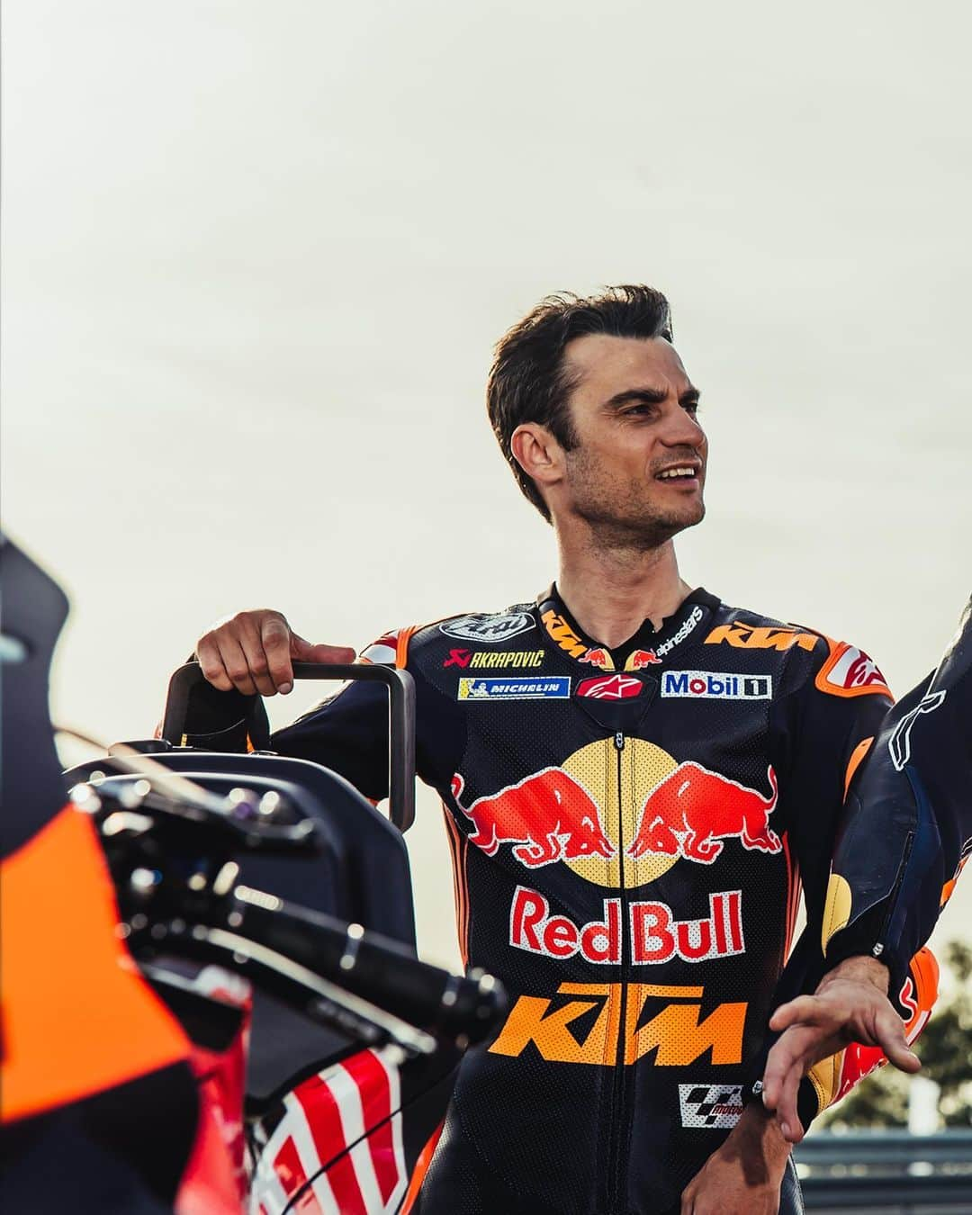 ダニ・ペドロサさんのインスタグラム写真 - (ダニ・ペドロサInstagram)「The countdown is on for the Little Samurai. ⏰⚔️   Two months today until we see @26_DaniPedrosa back onboard his KTM RC16 at the #SanMarinoGP! 🇸🇲  Who else is as excited as we are?! 💪  #KTM #ReadyToRace #MotoGP #DaniPedrosa #RC16 #Misano #Motorsport」7月10日 16時30分 - 26_danipedrosa