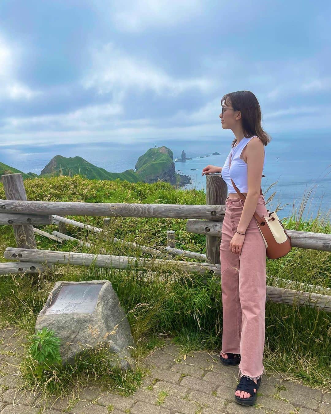 農海姫夏さんのインスタグラム写真 - (農海姫夏Instagram)「北海道の絶景🫣⛰🌊」7月10日 16時40分 - hina_noumi