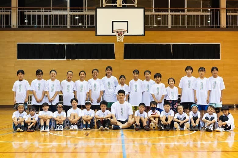 石井講祐さんのインスタグラム写真 - (石井講祐Instagram)「【SAMURAICAMP2023】 🏀柏市立第三中学校🏀 たった数時間で、子供達が見違える程成長してくれて嬉しい😊  👕　@b_funabashi  👟　@asics_japan  📷　@mynameisakira  🤝　@nagareyama_kashiwa_basket  #サムライキャンプ #SAMURAICAMP #石井講祐」7月10日 16時41分 - ishiikosuke