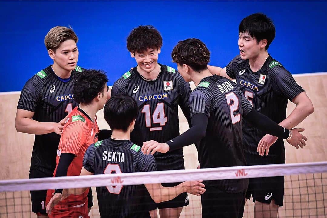 石川祐希さんのインスタグラム写真 - (石川祐希Instagram)「. .   フィリピンラウンド終了。  レギュラーラウンド10勝2敗。2位通過。  たくさんの応援ありがとうございました！  次はファイナルラウンドin 🇵🇱  準々決勝 vsスロベニア🇸🇮 ここからが勝負🔥  まずはしっかり休んでコンディション整えます👍  Thank you all Filipino fans 🇵🇭 Hope to see you again 👋」7月10日 17時30分 - yuki_ishikawa_official