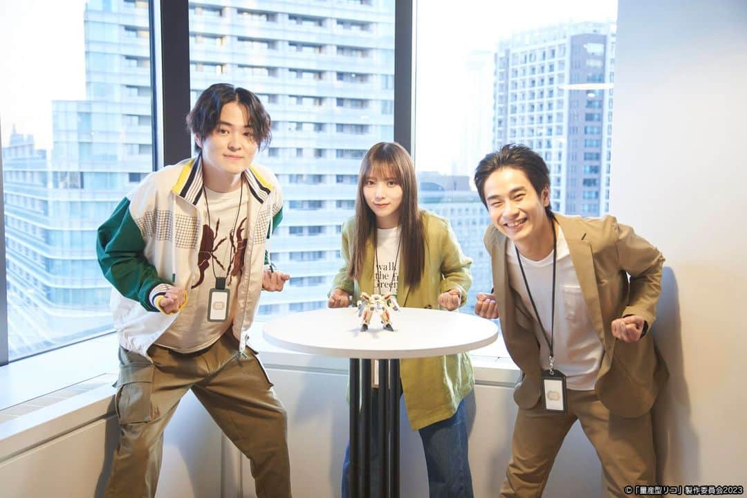 量産型リコ-プラモ女子の人生組み立て記-のインスタグラム：「. 中間形態は魅力の宇宙なんだよ。 私たち、焦って成長しようとしてたけど、 今この瞬間が尊いのかも。 このガウォークみたいに。  小向リコ（2023.7.6）  #量産型リコ  #与田祐希  #望月歩  #前田旺志郎 #マクロス #マクロスプラス  #YF_19  #TVer で第1.2話見逃し配信中📱 https://tver.jp/series/sr9hp0uf40」