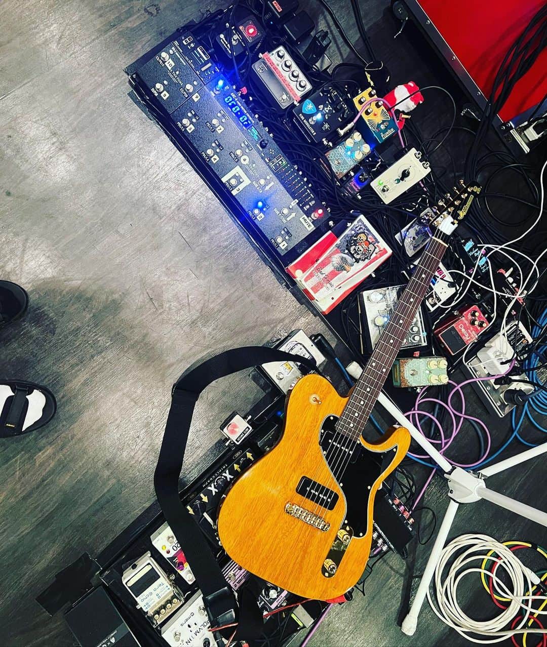 ミヤ のインスタグラム：「ラーキーフェスリハ完了！久しぶりのひたちなかMUCCお楽しみに〜^_^ #mucc #mooncustomguitars  #レゲエマスター」