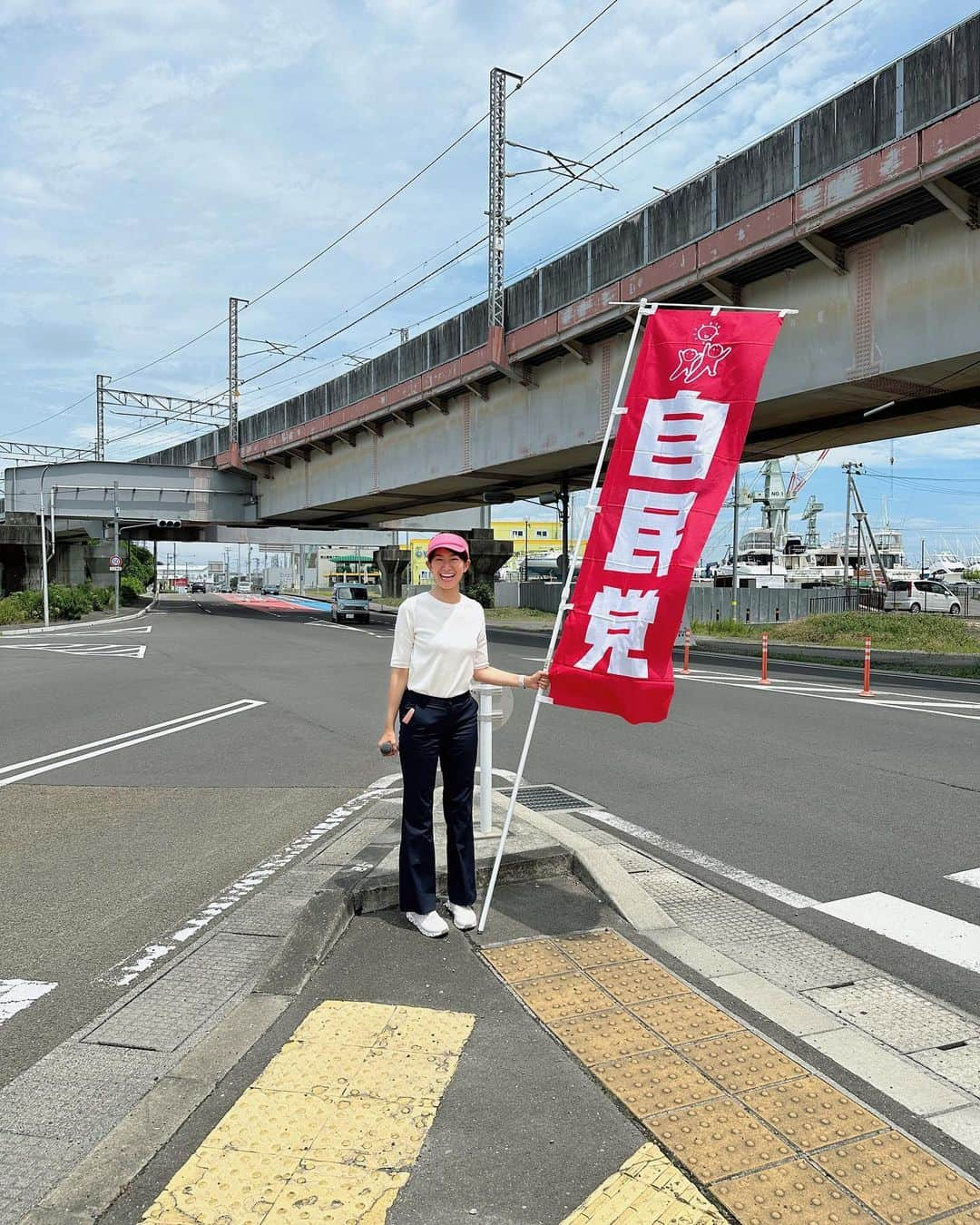 森下千里のインスタグラム：「すっかり7月。  九州北部の皆さん、 大丈夫でしょうか。  不安定な天気です。 雨には注意。 体調崩さないように注意⚠️ですね」