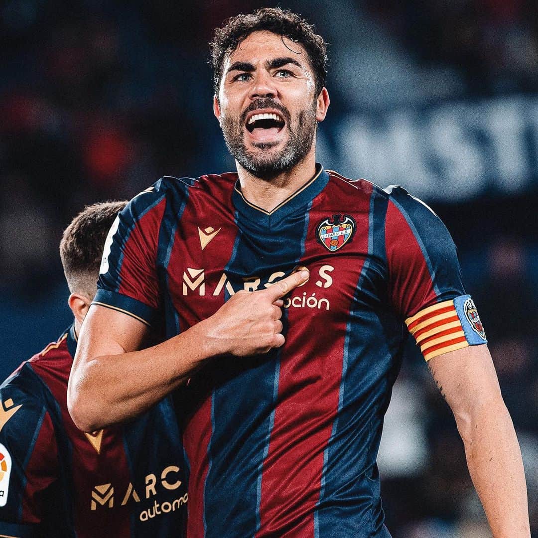 レバンテUDのインスタグラム：「🐸 𝐏𝐮𝐫𝐨 𝐎𝐫𝐠𝐮𝐥𝐥 𝐆𝐫𝐚𝐧𝐨𝐭𝐚 🐸  💙❤️ Gracias por todo, Iborra.  Te deseamos lo mejor en tu nueva etapa, ojalá nuestros caminos se vuelvan a juntar  • @grupomarcosautomocion @macron @sesderma @baleariaferry @amstel_es @cocacola_esp」