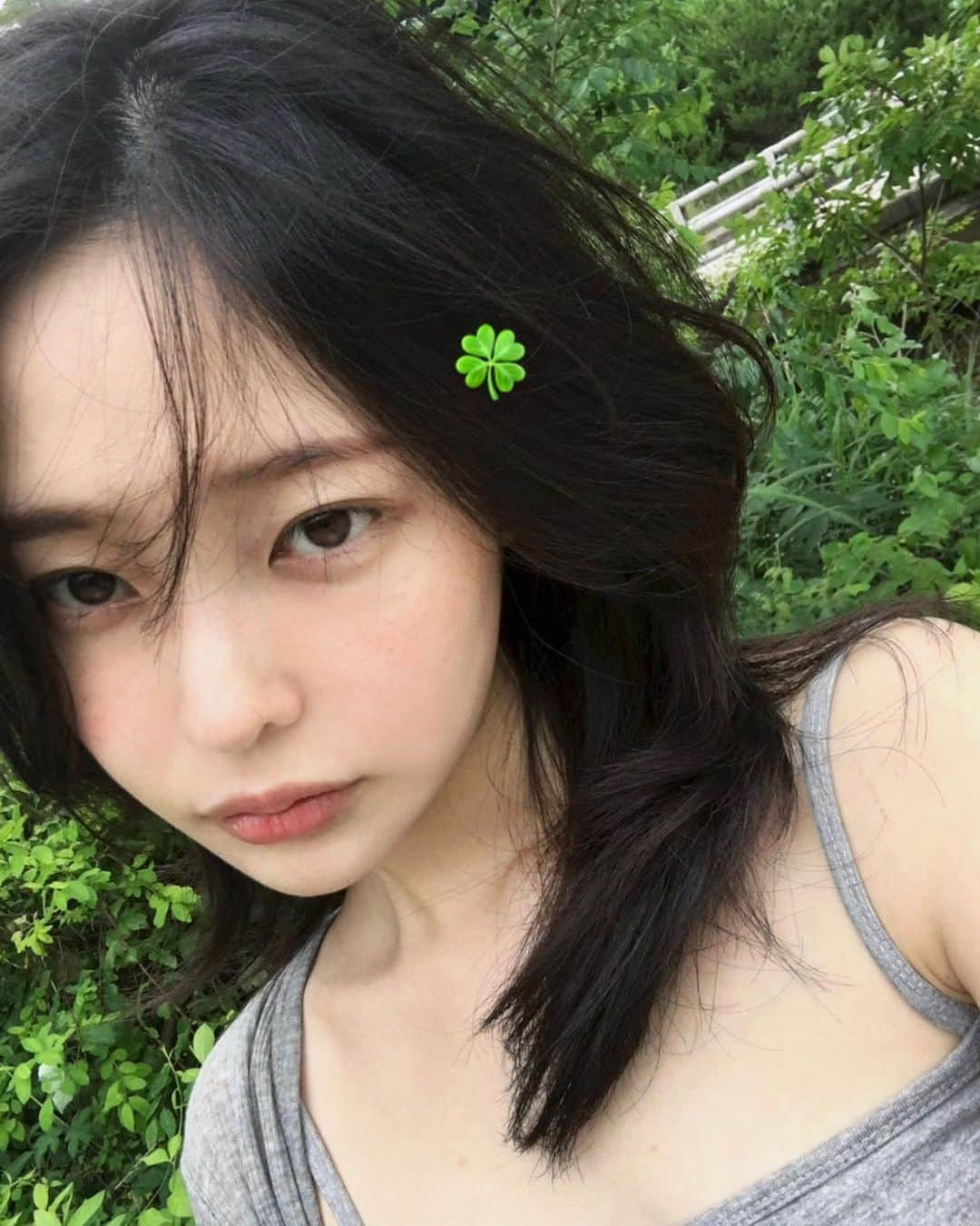 ソン・ファミンのインスタグラム：「Selfie3 필터 꼭 추천..🥬🍀💚🍏🐢🥝」