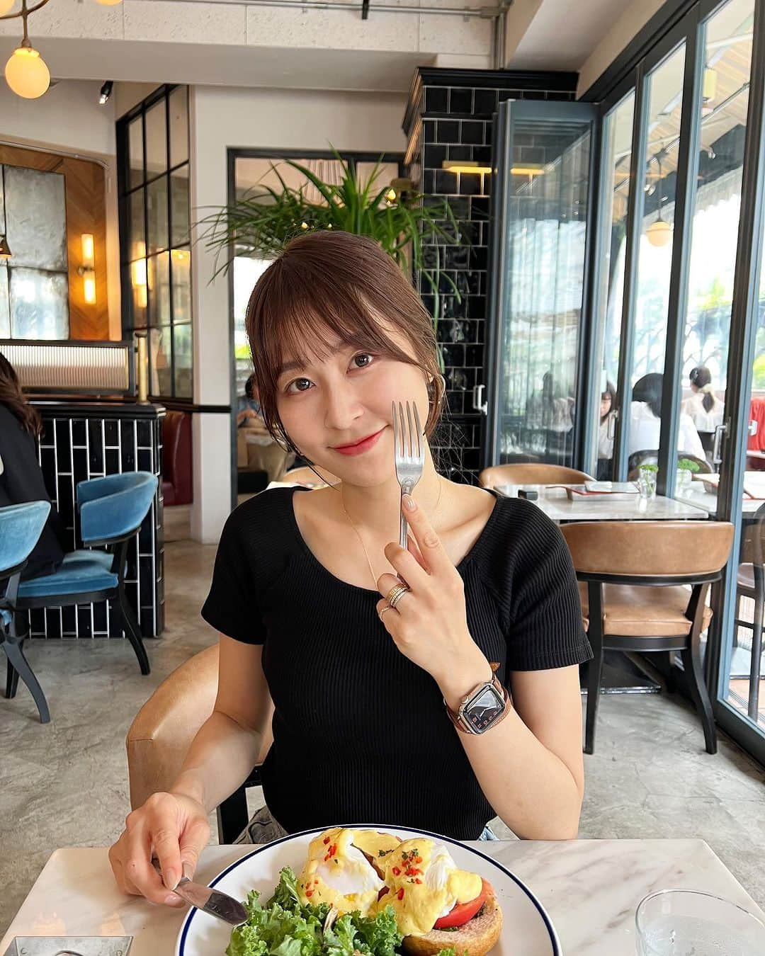 権田裕美さんのインスタグラム写真 - (権田裕美Instagram)「I have an egg for breakfast every day. 朝活🕊🌿  卵から始まるマイモーニングルーティンは、 大好きすぎる親友と一緒に…✨ 心も体も充電満タンです🔌🌈  以前からフォローしてくださっているみなさん、 文香お待たせしました💛 . . . . . . . . . . . . . . . . . . . . #卵#たんぱく質#完全栄養食#食育#モーニング#ブランチ#恵比寿#恵比寿カフェ#恵比寿グルメ#エッグベネディクト#eggs #egg#eggbenedict #平飼い#平飼い卵#平飼いたまご#食べ方#食べて綺麗になる#美肌ケア #egg#japan#japanese#iron#ironside#nutrition#nutritioncoach#japanesefood」7月10日 18時25分 - yumigonda