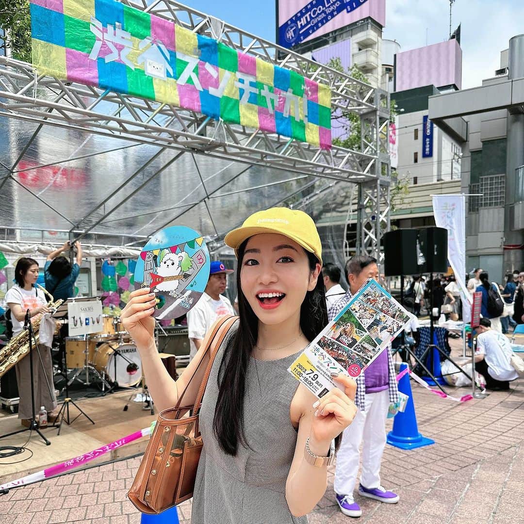 桜雪のインスタグラム：「#渋谷ズンチャカ  まちなか音楽祭！！！ すごい数のステージ、参加アーティストで街中に音が溢れてた🥹  次は10/15 北渋フェスの番だ！！ がんばるぞー！！！ そして こういうの見てると楽器私も引けたらなあと思う…」