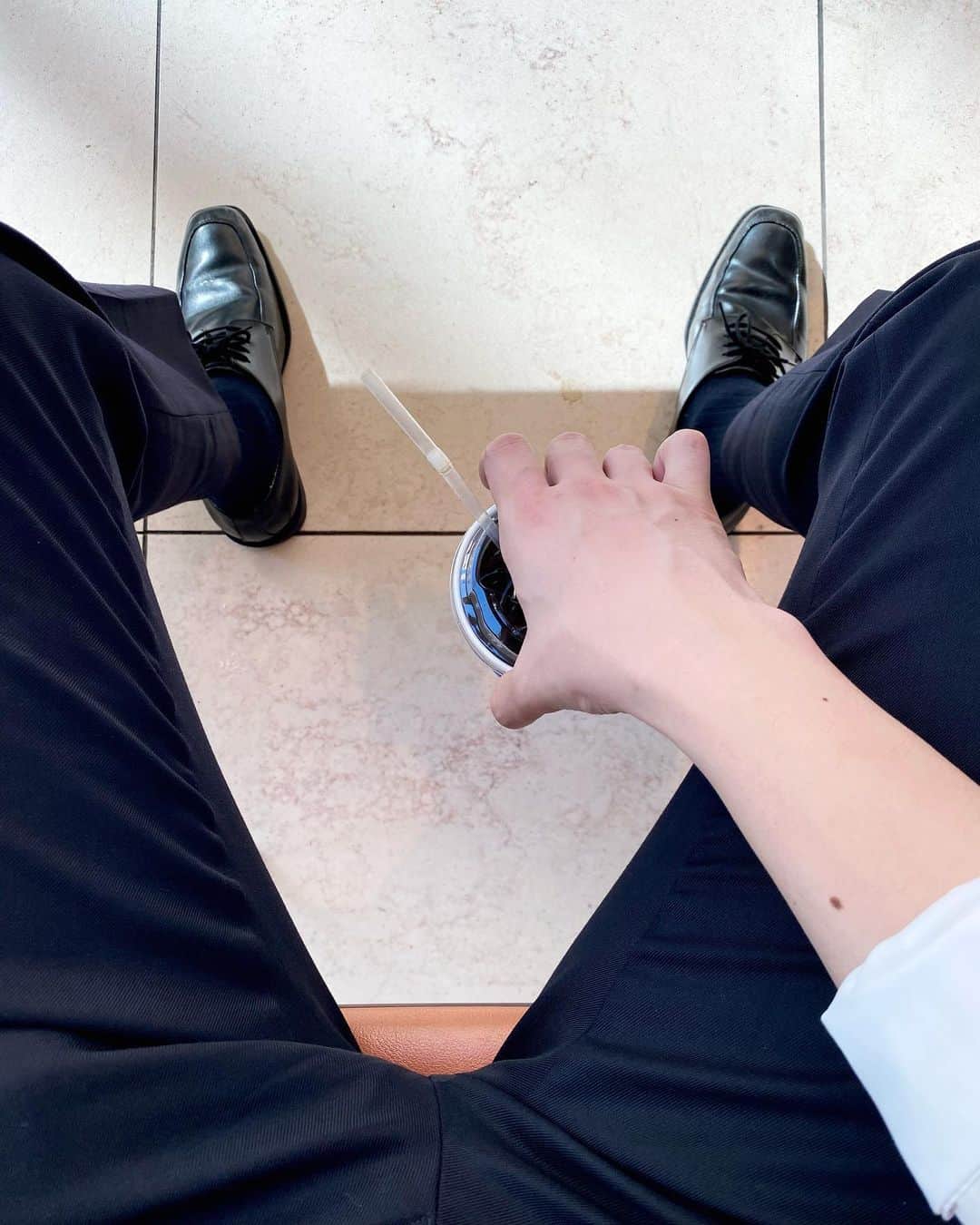 のインスタグラム：「結婚式にご招待いただきましてスーツを👔☕️ @paulsmithjapan  @paulsmithdesign #paulsmith」