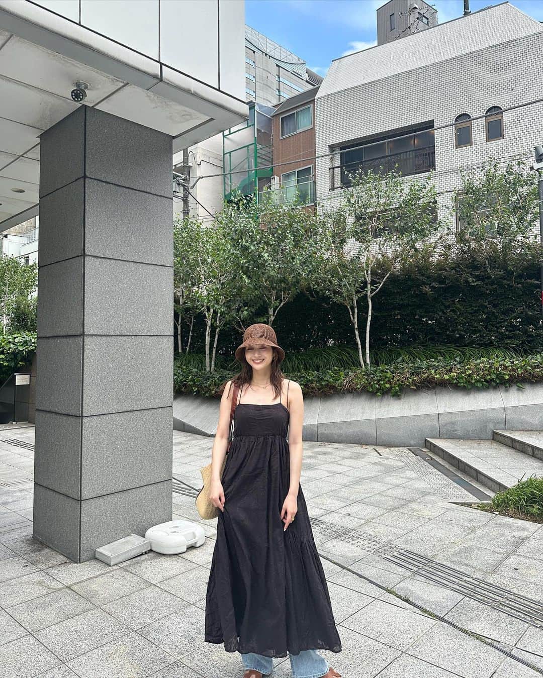 涼佳さんのインスタグラム写真 - (涼佳Instagram)「🩵👒💦  毎日毎日暑すぎる キャミワンピにデニムの組み合わせ可愛すぎるし #ユニクロ購入品 でYouTubeでご紹介した 帽子がやはり可愛い🐻🩵  🏷️ dress  #searoomlynn  denim  #yanuk  sandals  #hermès  hat  #uniqlo #ユニクロ  bag  #chloé」7月10日 18時30分 - _ryoka_870