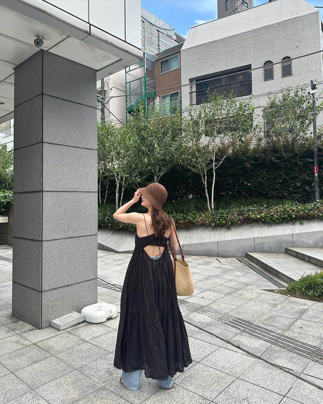 涼佳さんのインスタグラム写真 - (涼佳Instagram)「🩵👒💦  毎日毎日暑すぎる キャミワンピにデニムの組み合わせ可愛すぎるし #ユニクロ購入品 でYouTubeでご紹介した 帽子がやはり可愛い🐻🩵  🏷️ dress  #searoomlynn  denim  #yanuk  sandals  #hermès  hat  #uniqlo #ユニクロ  bag  #chloé」7月10日 18時30分 - _ryoka_870