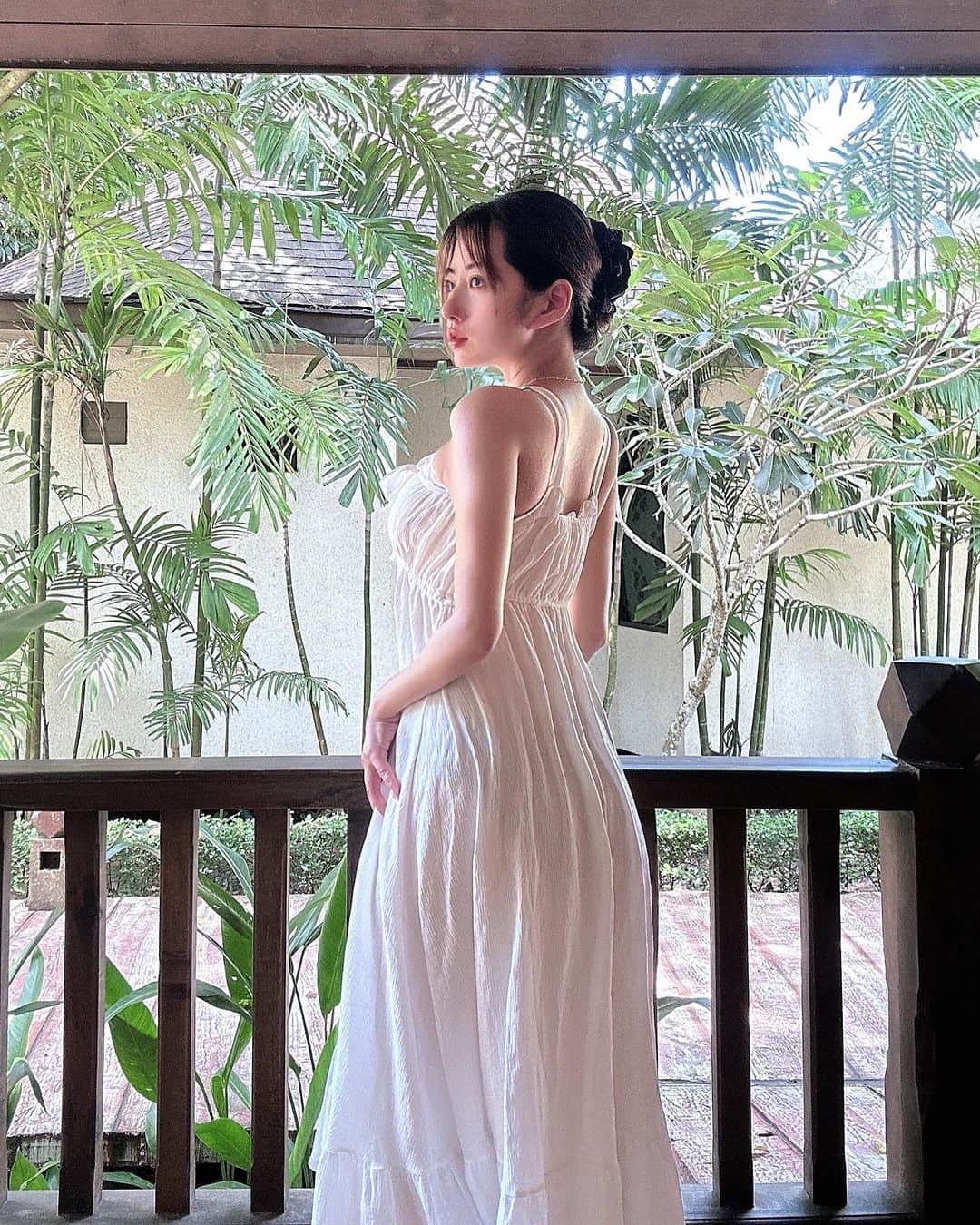 ヴァネッサ・パンのインスタグラム：「Last post of Phuket.  タイ語は読めなくてもみなさん英語できて虫や自然と共存し学びが色々ありました🐘🏝️  気付いたらリタイヤできる環境が整っていて、31歳でこんなんで良いのかと考える日々で、この旅でインフラすら整えてない場所を訪ね、自分の中で気持ちの変化を拾える事ができた。良い旅でした♡  コロナでどこでも働けて早期リタイアする人が増える中で、きっと皆もが悩みながら生きている。 これからは、もっと学び、30代の日々をゆっくり味わって行こう。 次は、両親連れて旅行行きますー！☀️  #jwmarriottphuket #naiyangbeach #patongbeach #phukettrip #traveler #marriottbonvoy #プーケット女子旅  #プーケット旅行 #マリオットボンヴォイ」