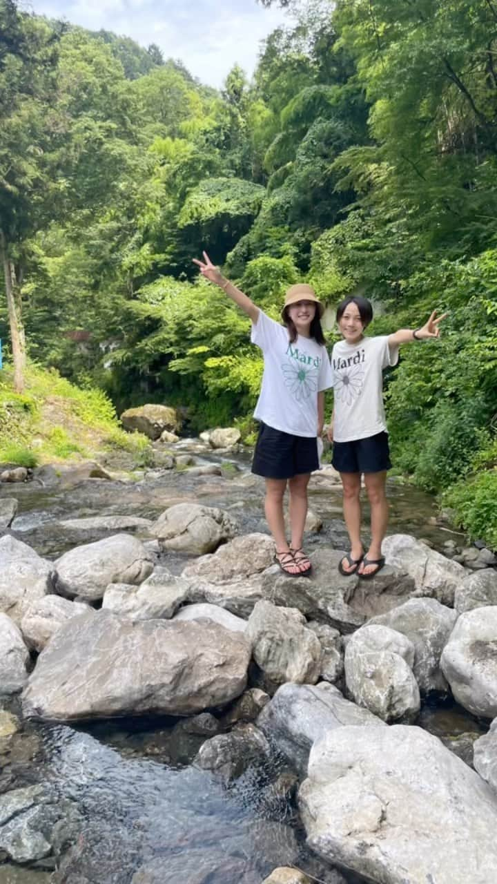 木崎あおいのインスタグラム：「👒🌴🐬🎐🍉🌺👙🌻🍦  リフレッシュ休日♡ 自然の中で食べるご飯が1番美味しいよね🍚  #yogiboweリーグ #日テレ東京ヴェルディベレーザ #三菱重工浦和レッズレディース #木﨑あおい #塩越柚歩  #女子サッカー #女子サッカー選手  #女子アスリート #アスリートの休日」