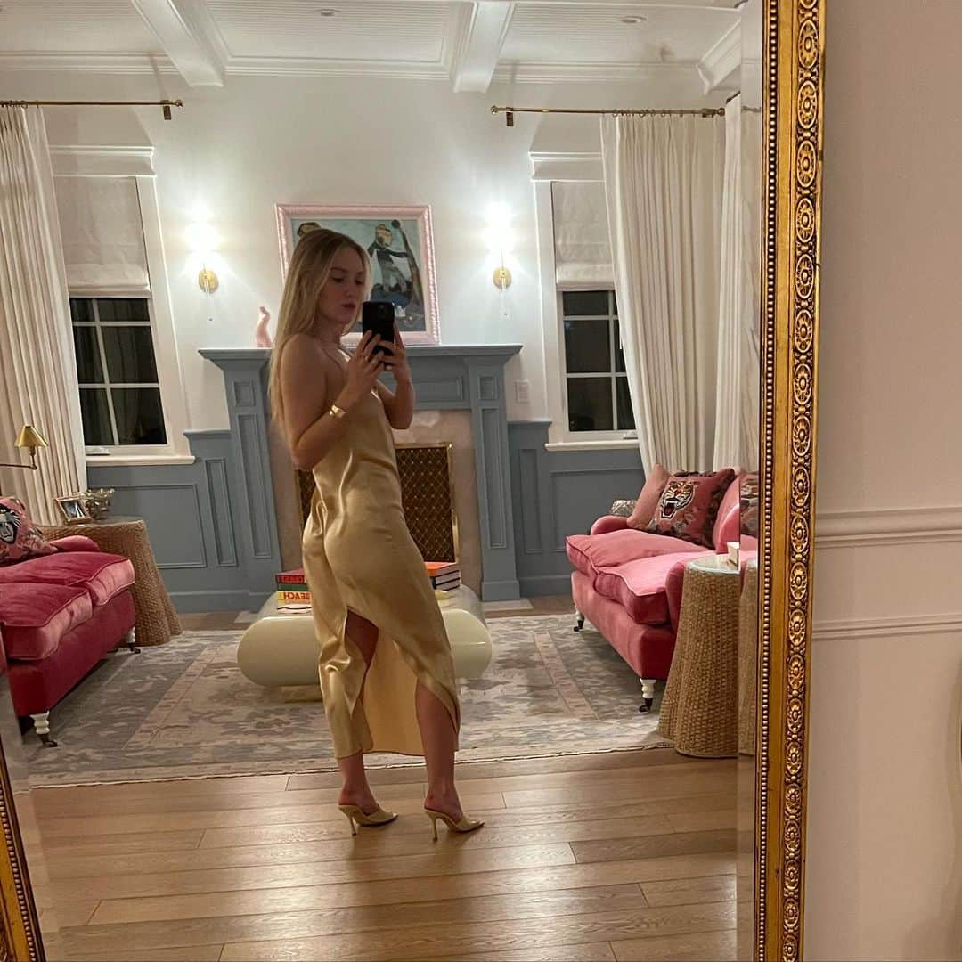 ダコタ・ファニングのインスタグラム：「from the archives」