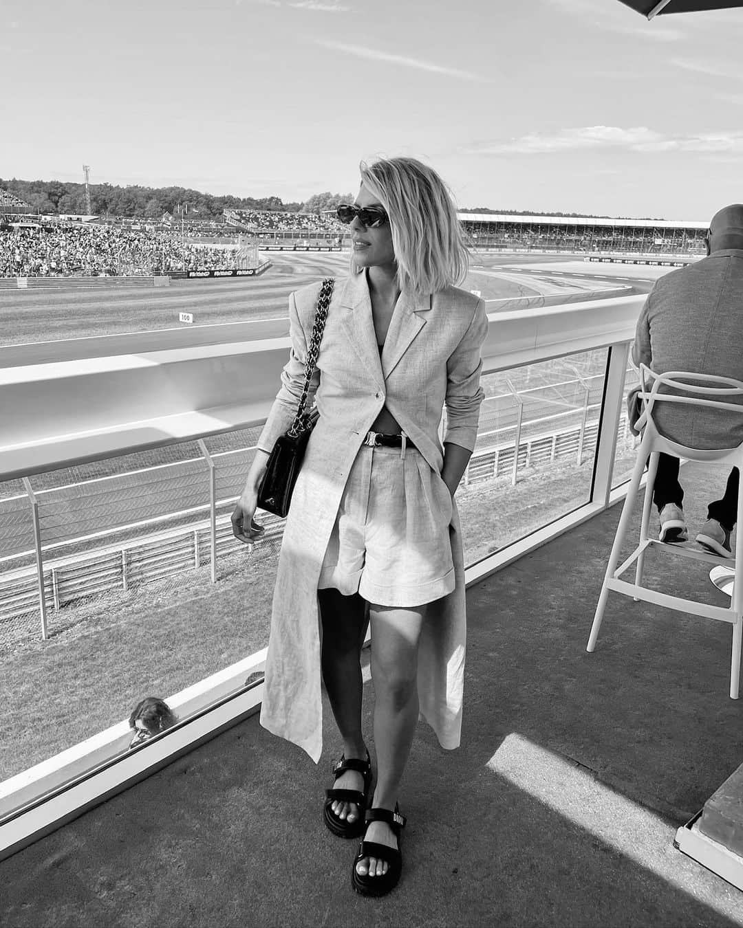Mollie Kingのインスタグラム：「Lights out and away we go 🚦  #formula1 #silverstone #F1  @chanelofficial  @luxurypromise  @willowfinejewellery」